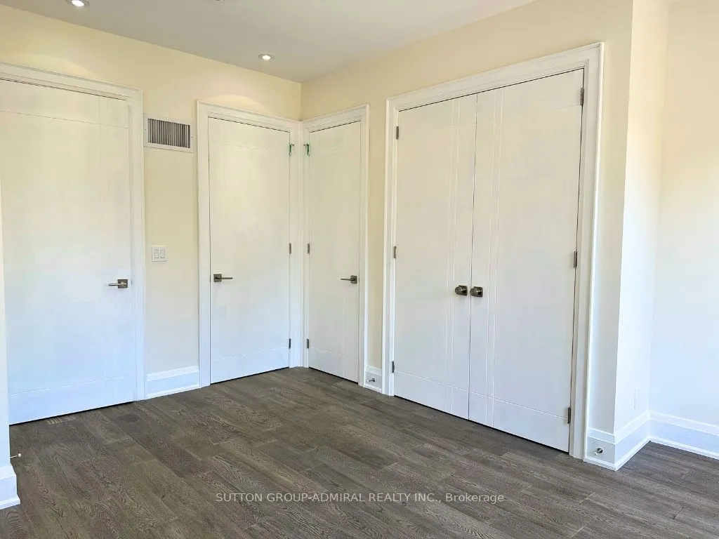 266 Lawrence Avenue E, #Upper