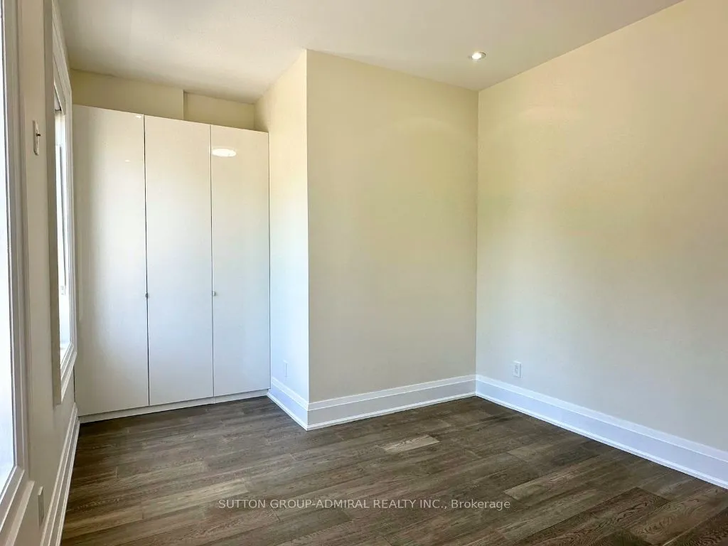 266 Lawrence Avenue E, #Upper