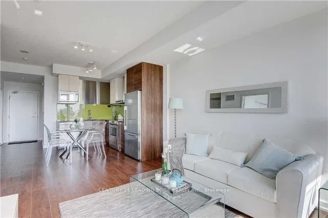 121 McMahon Drive, #2010
