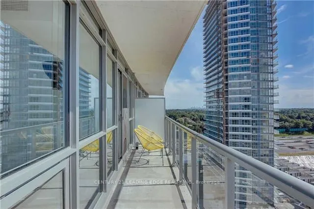 121 McMahon Drive, #2010