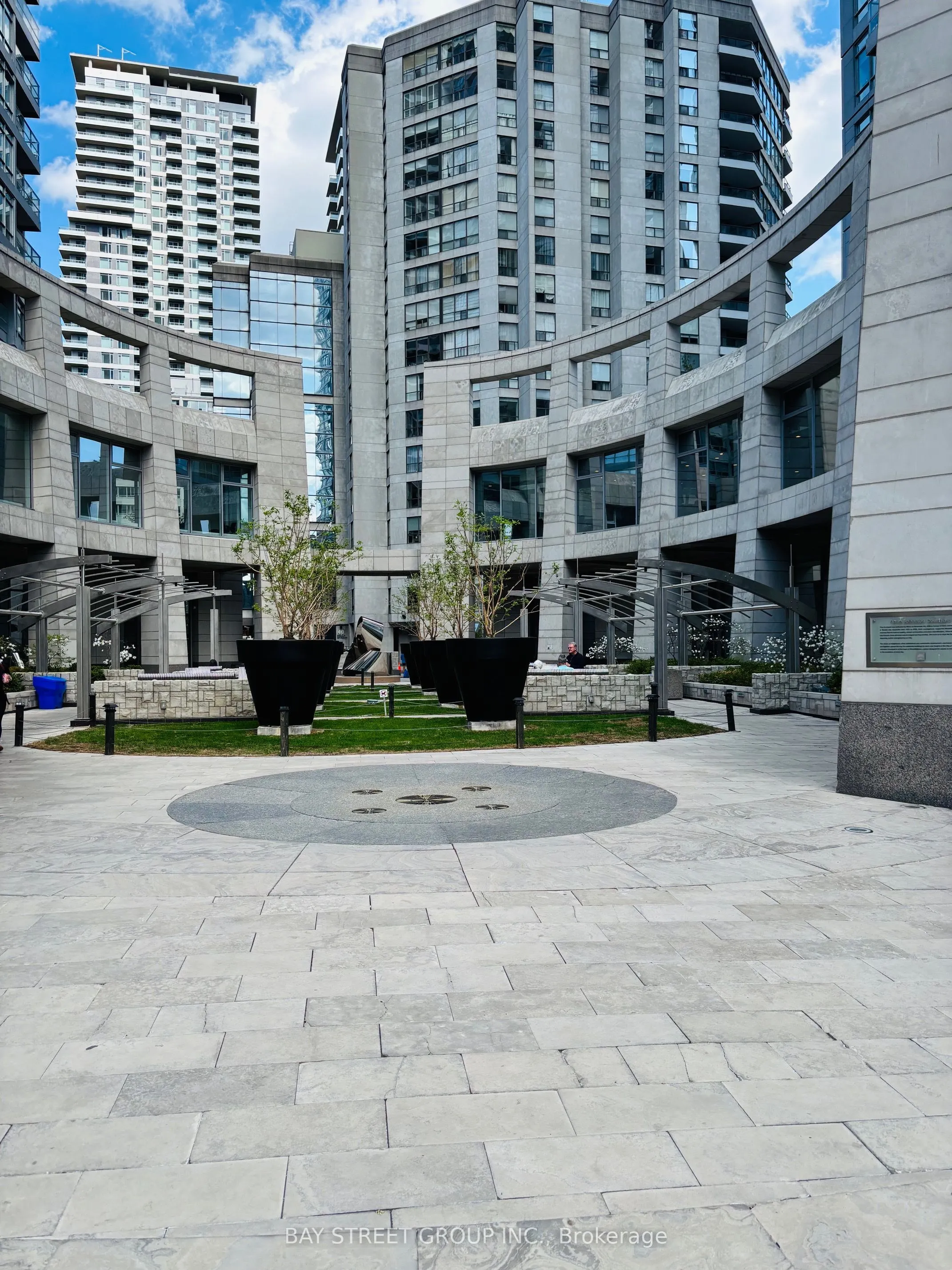 2181 Yonge Street, #1403
