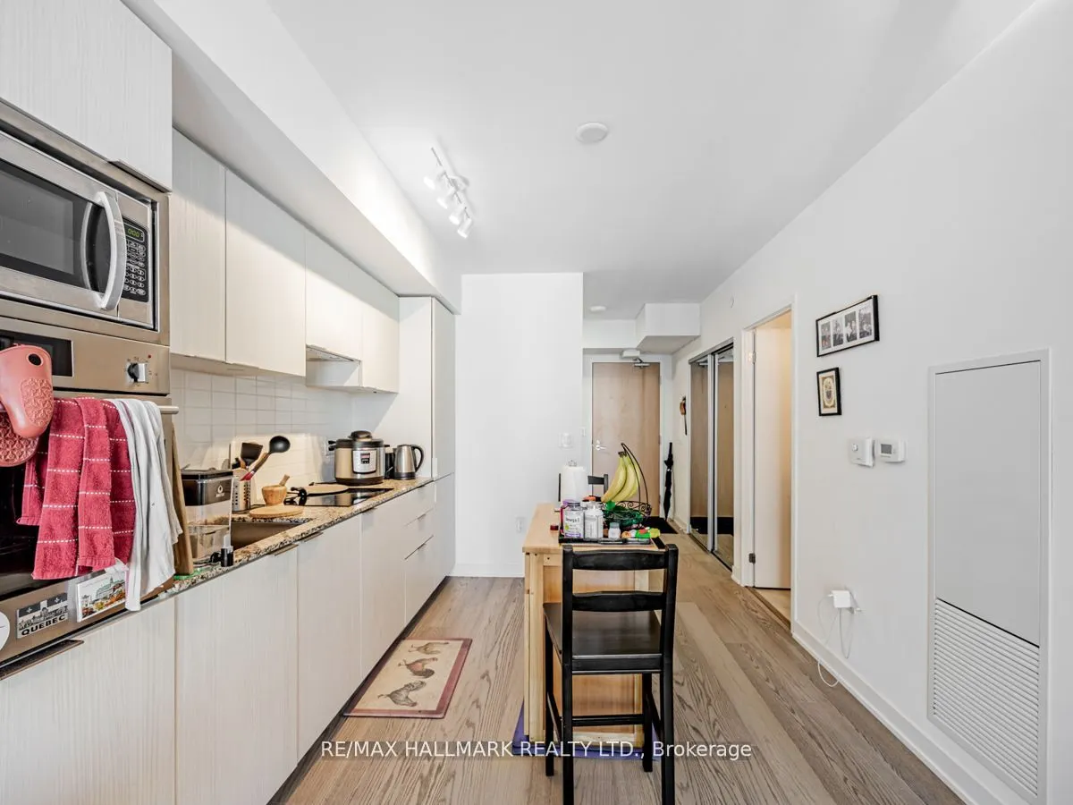 11 Wellesley Street W, #3909