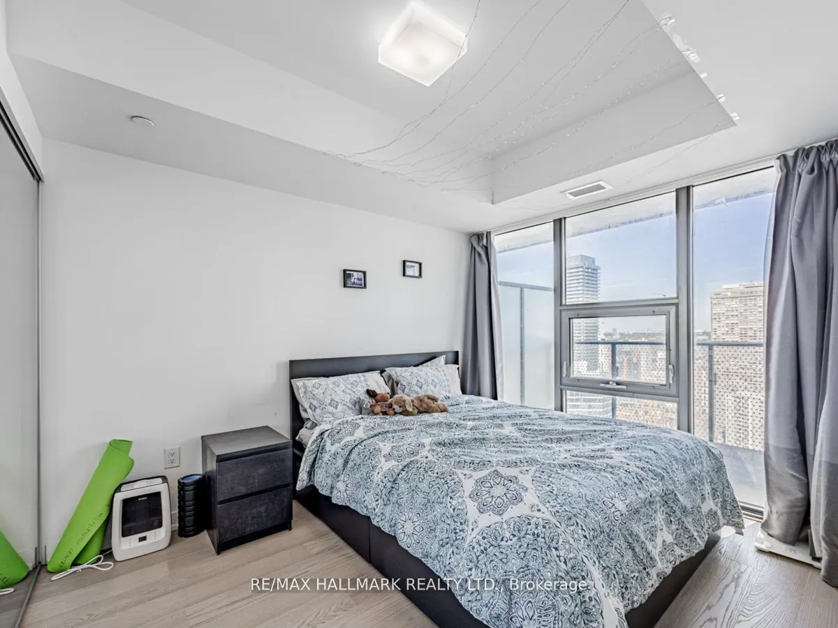 11 Wellesley Street W, #3909