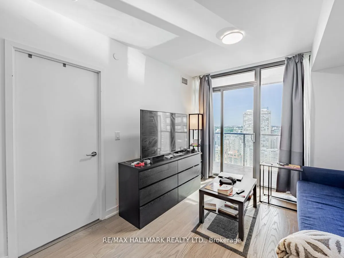 11 Wellesley Street W, #3909