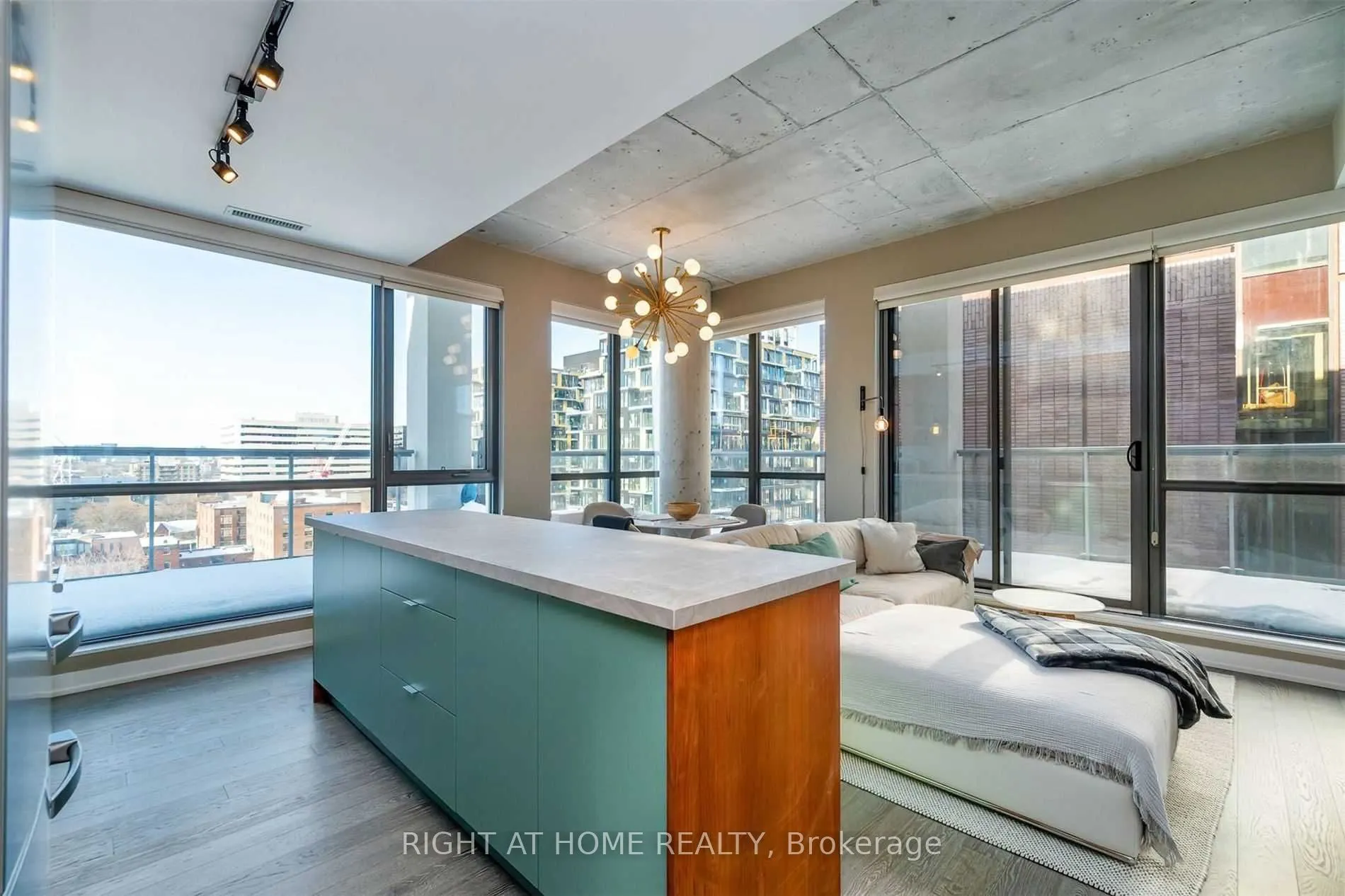 39 Brant Street, #Ph 1022