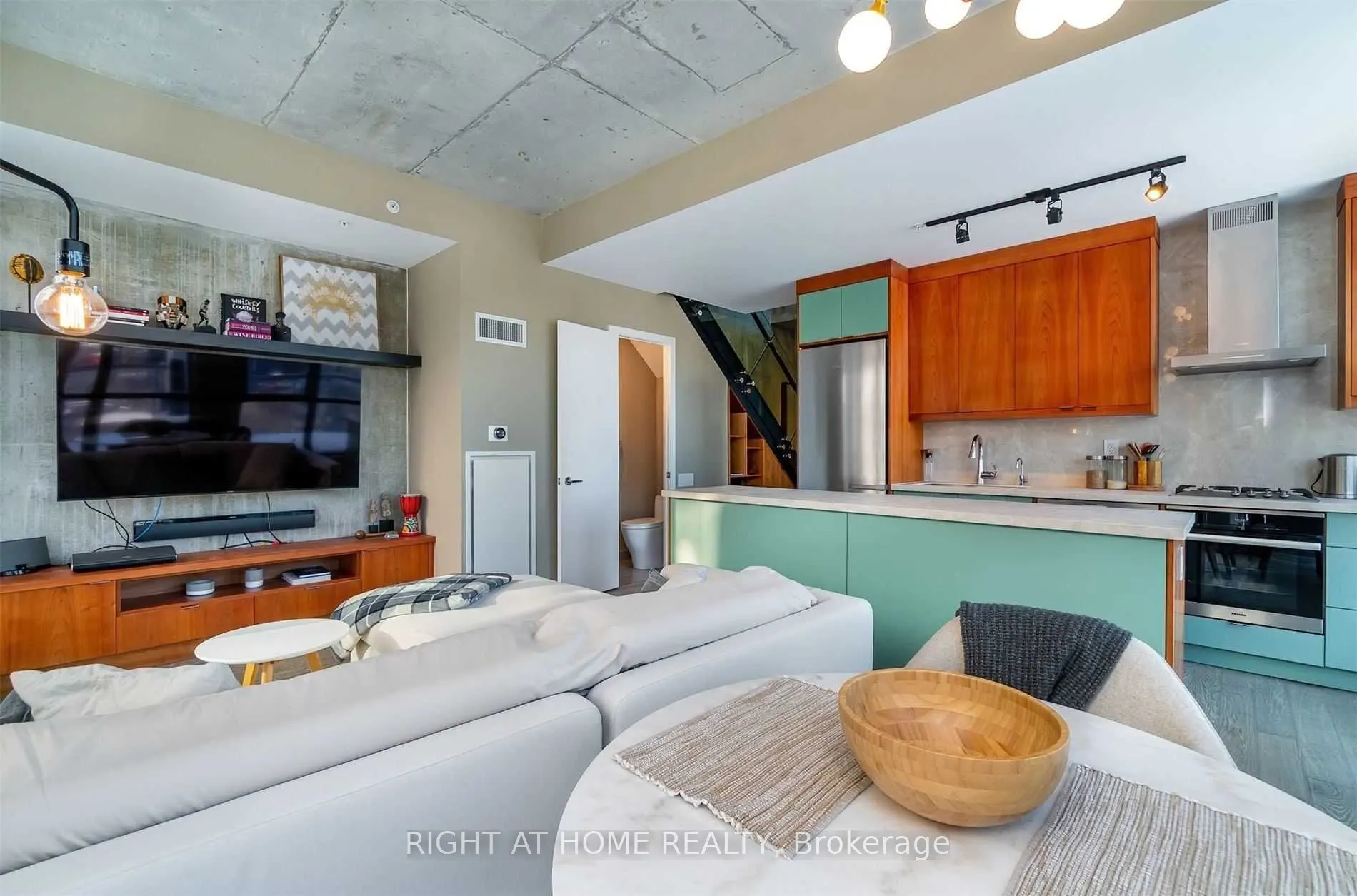 39 Brant Street, #Ph 1022
