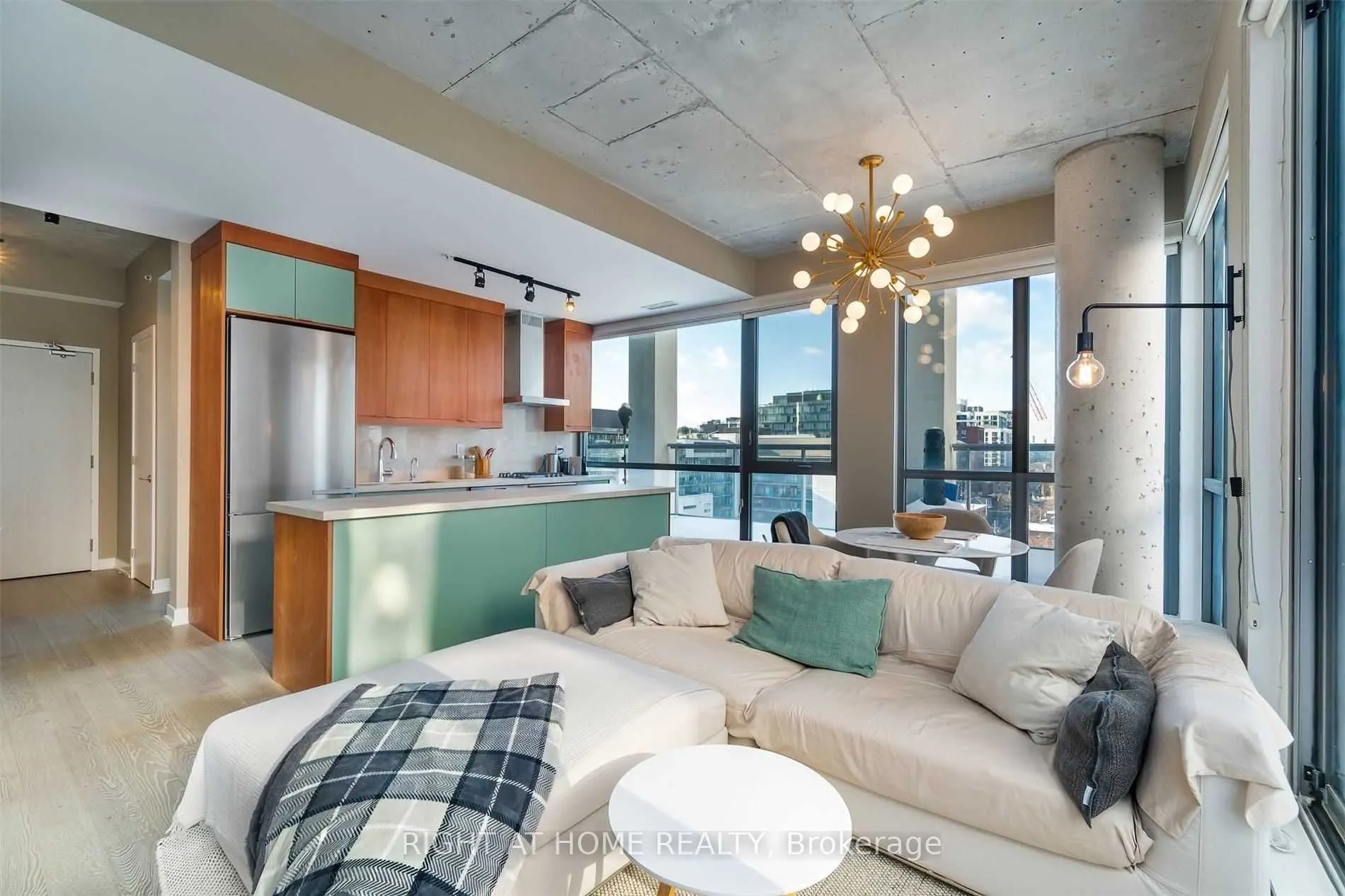 39 Brant Street, #Ph 1022