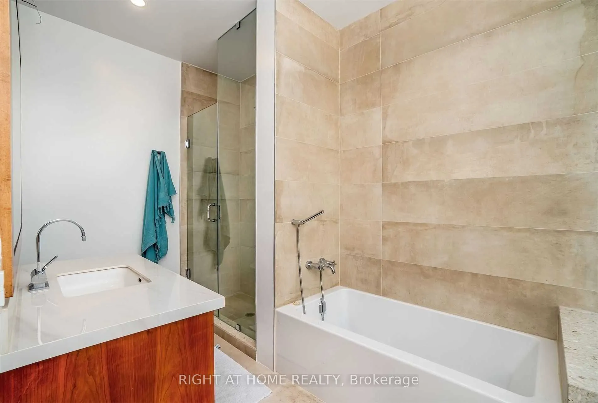 39 Brant Street, #Ph 1022