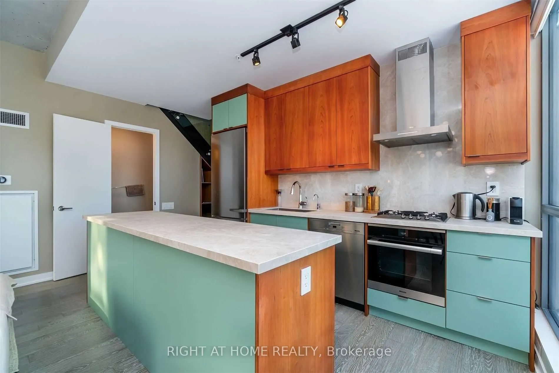 39 Brant Street, #Ph 1022