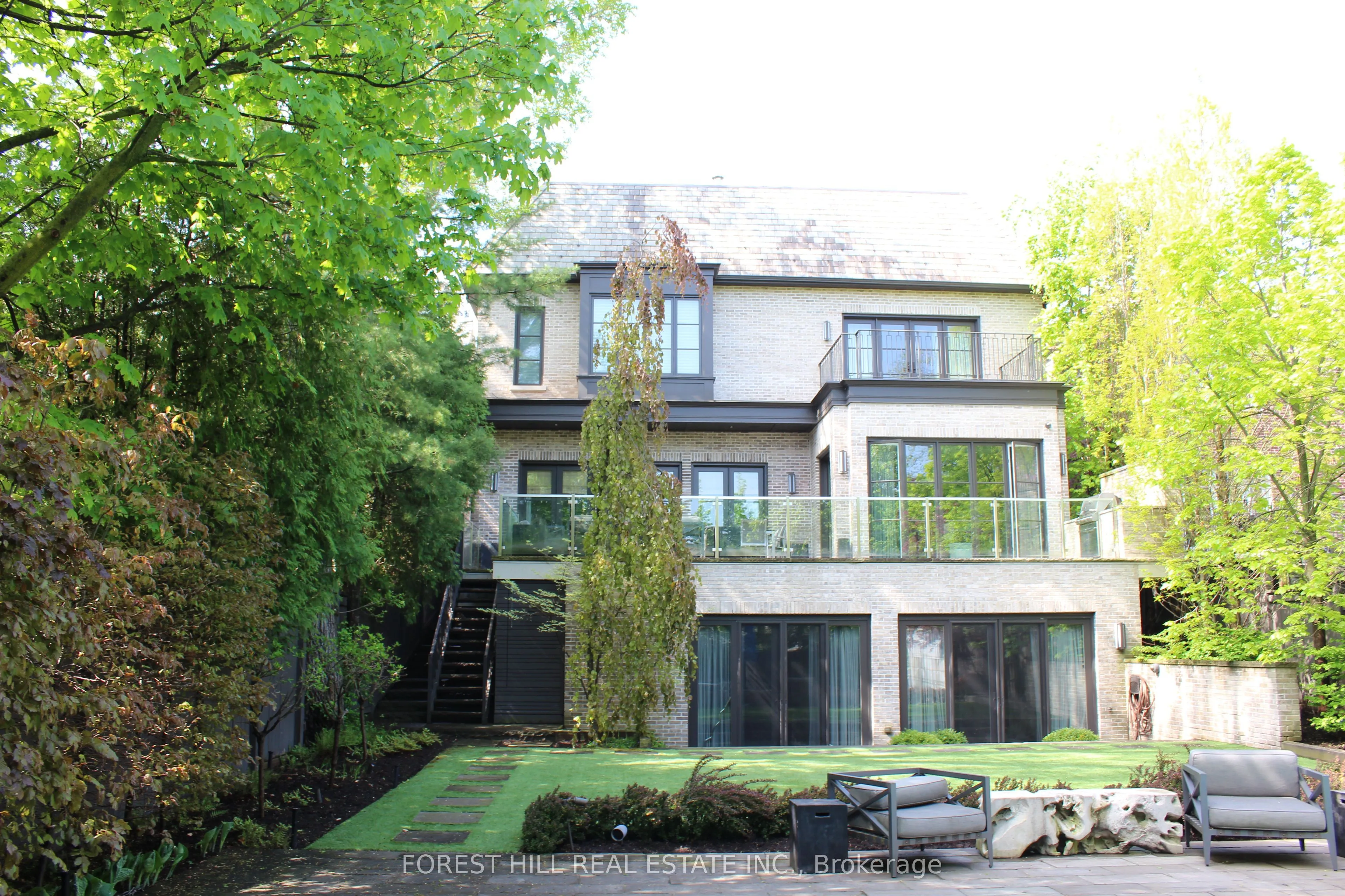 221 Dunvegan Road