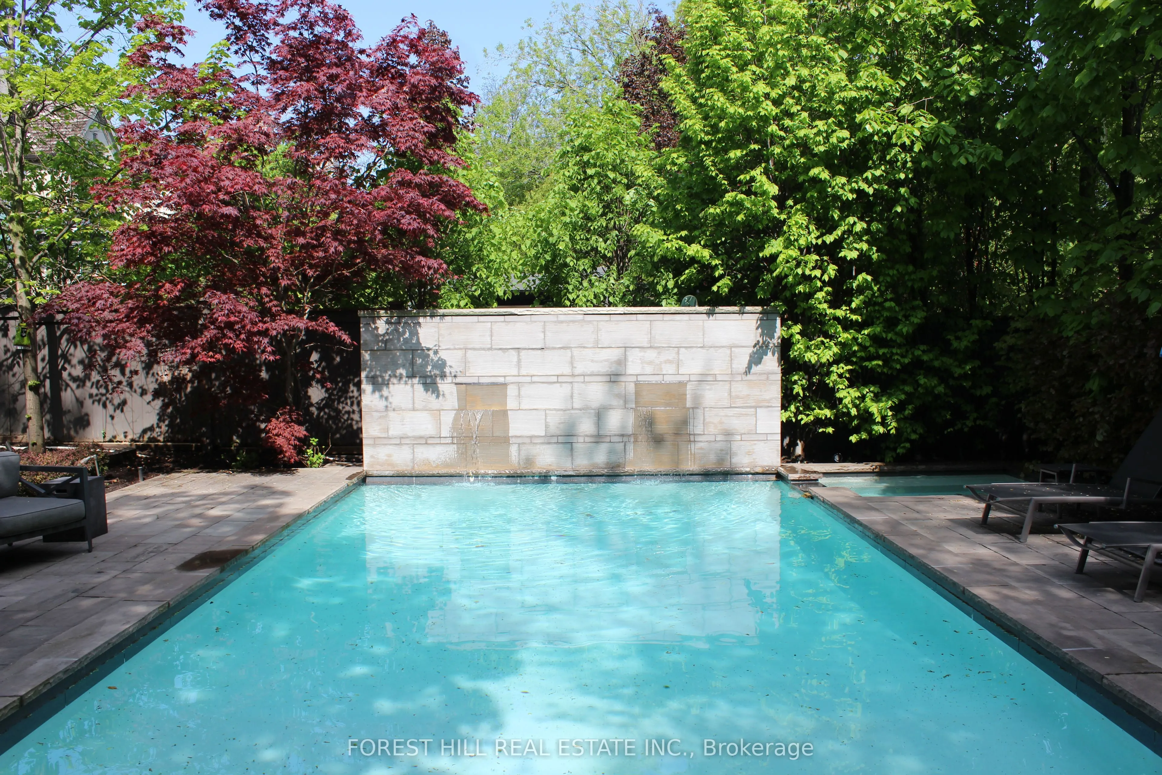 221 Dunvegan Road