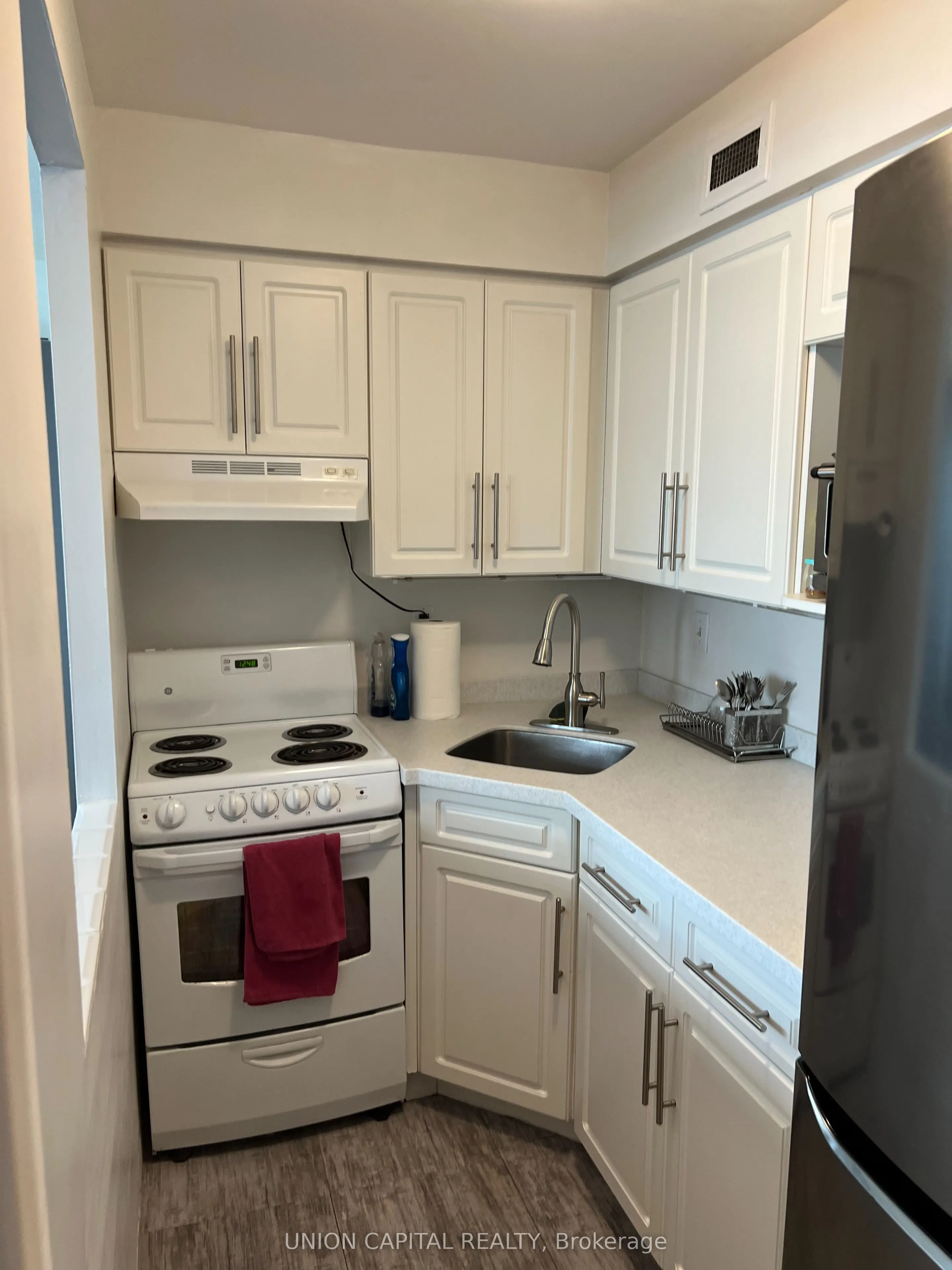 720 Spadina Avenue, #1011