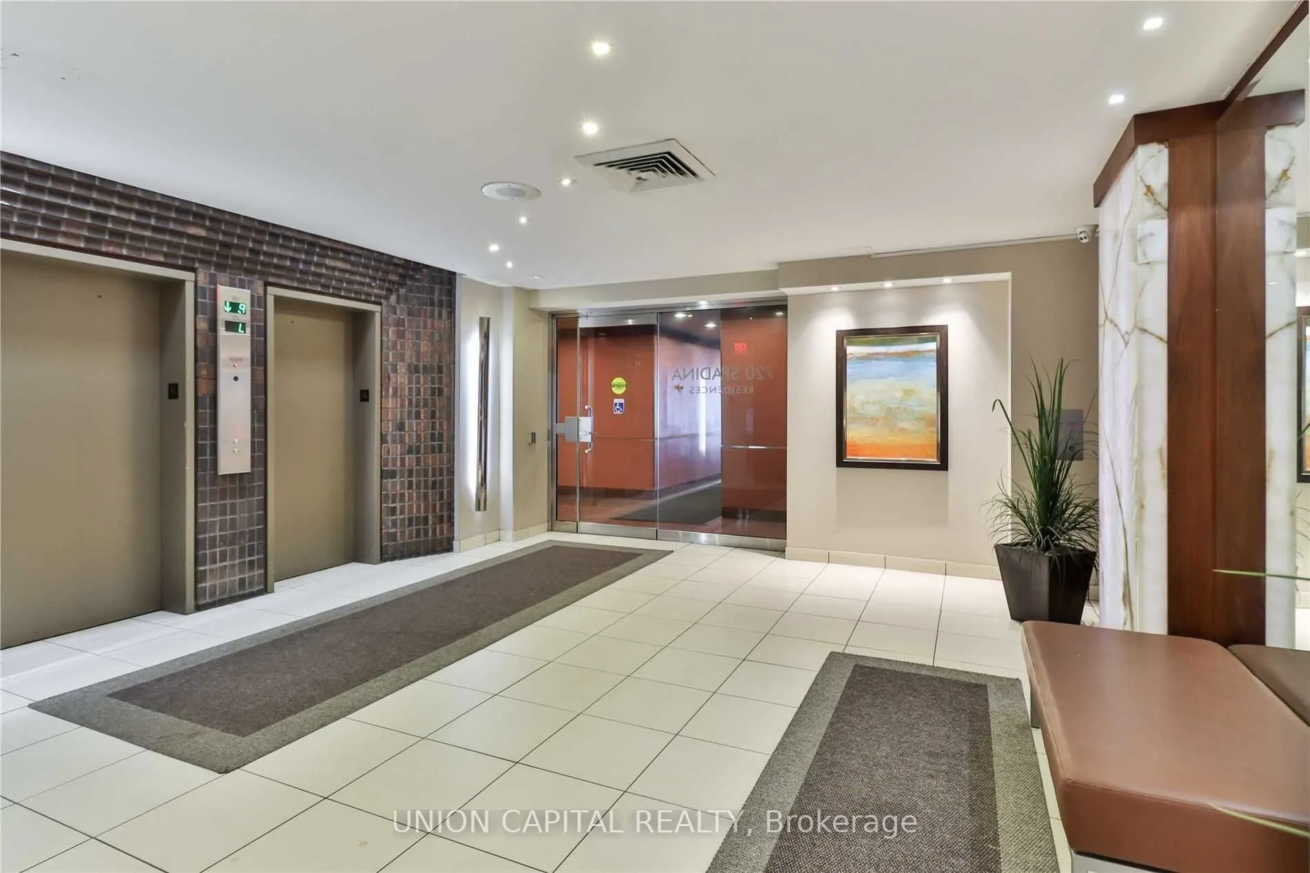 720 Spadina Avenue, #1011
