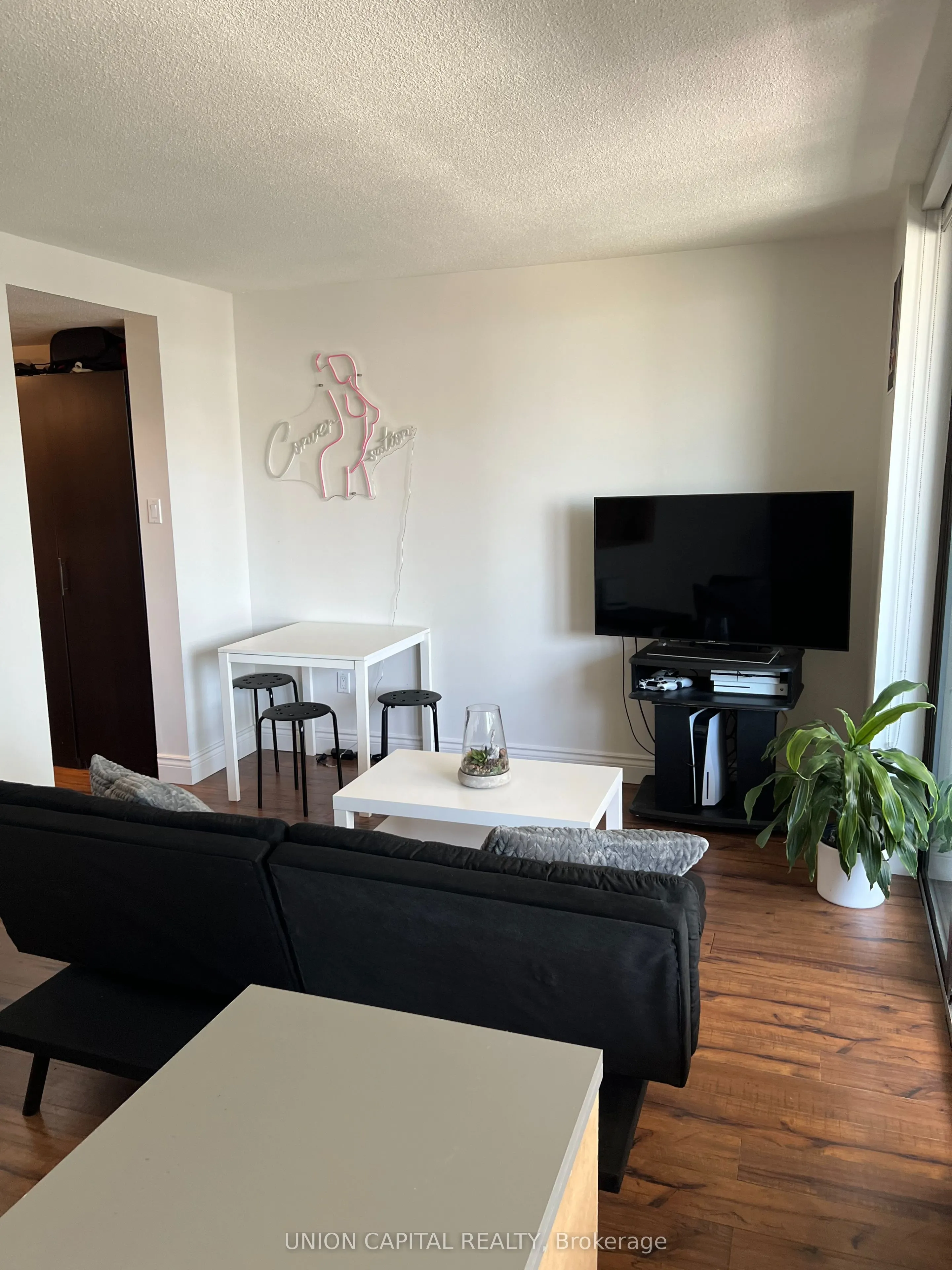 720 Spadina Avenue, #1011