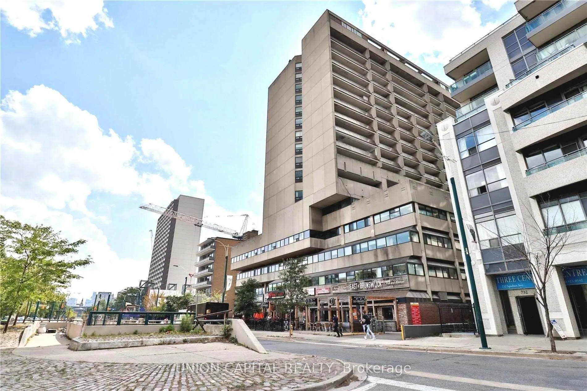 720 Spadina Avenue, #1011