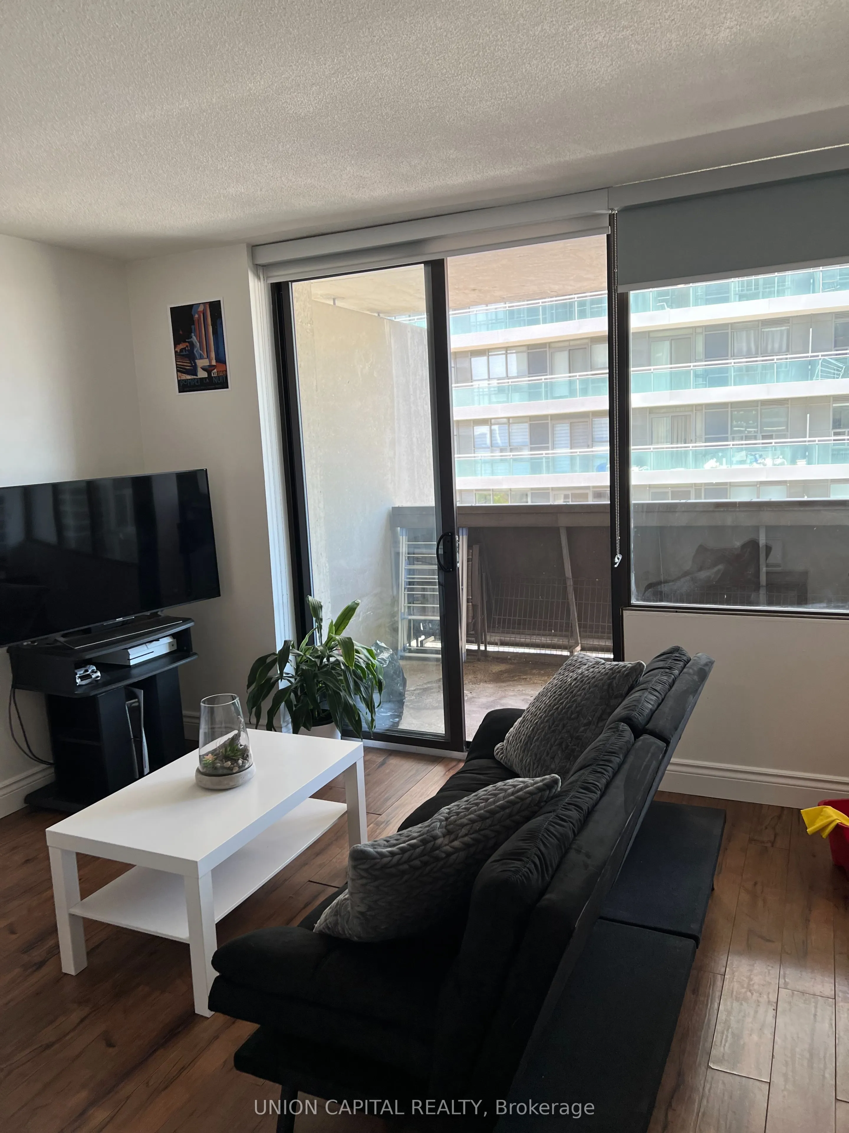 720 Spadina Avenue, #1011