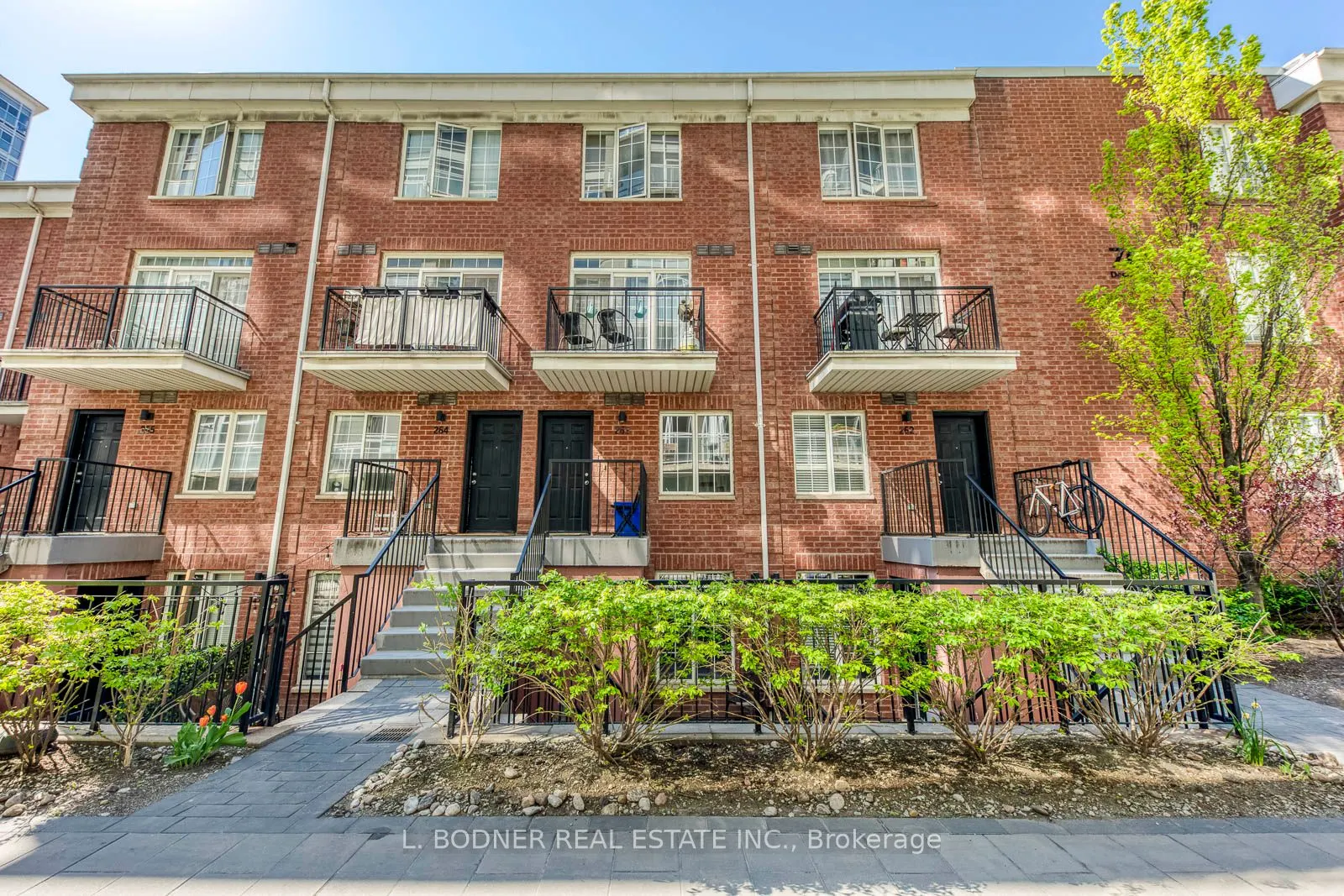 70 Douro Street, #116