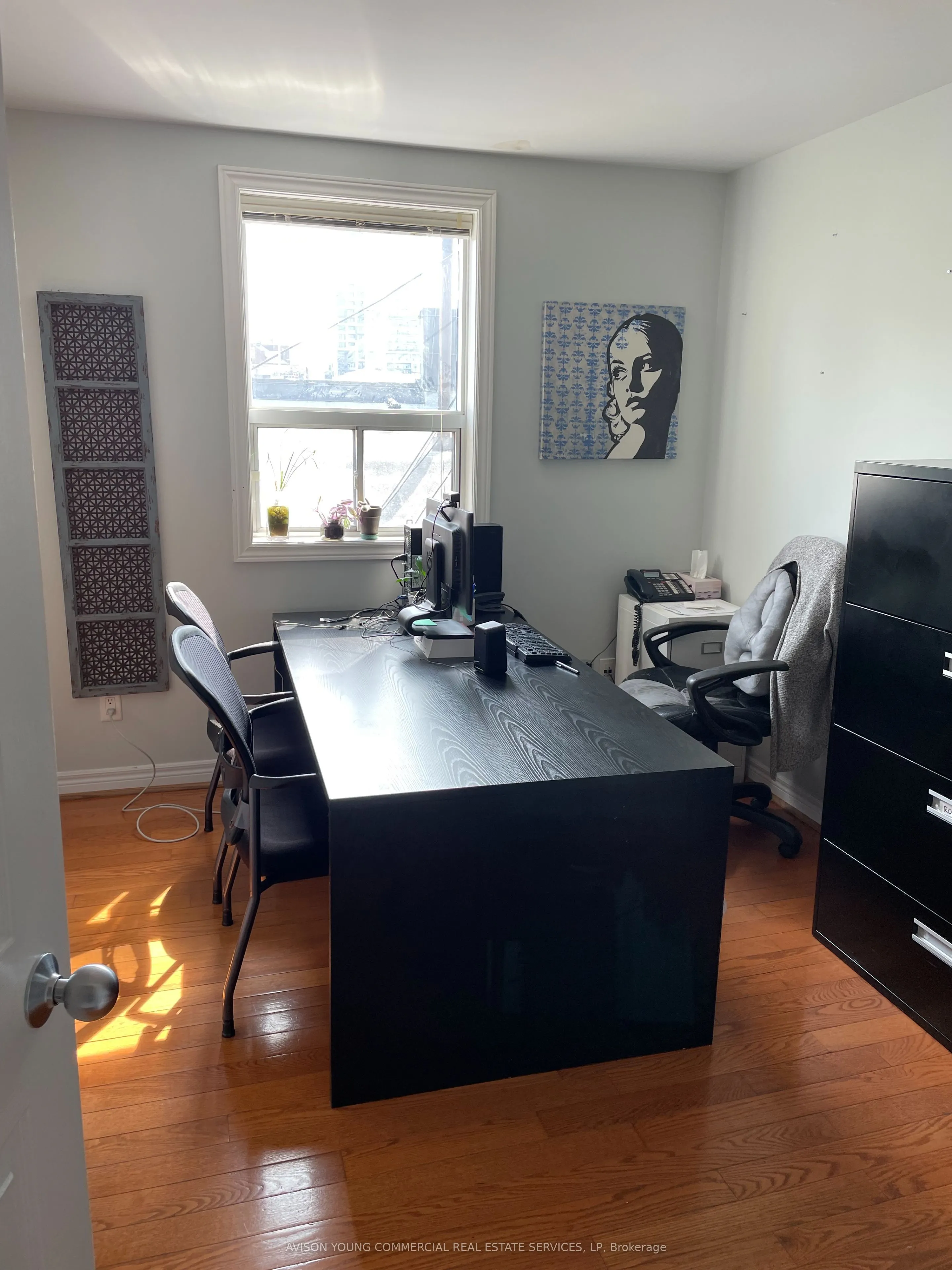 596 St. Clair Avenue W, #Floor 2