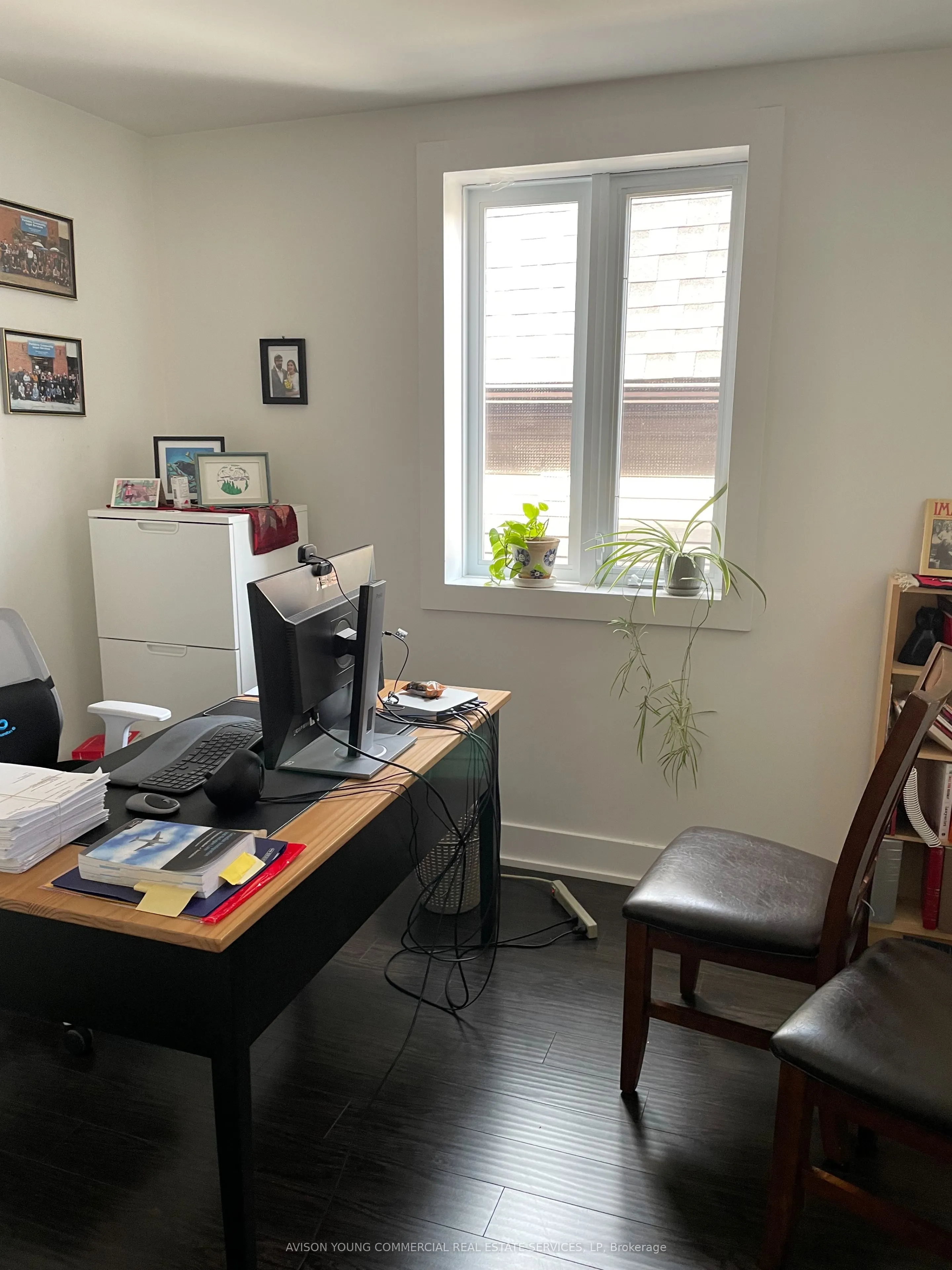 596 St. Clair Avenue W, #Floor 2