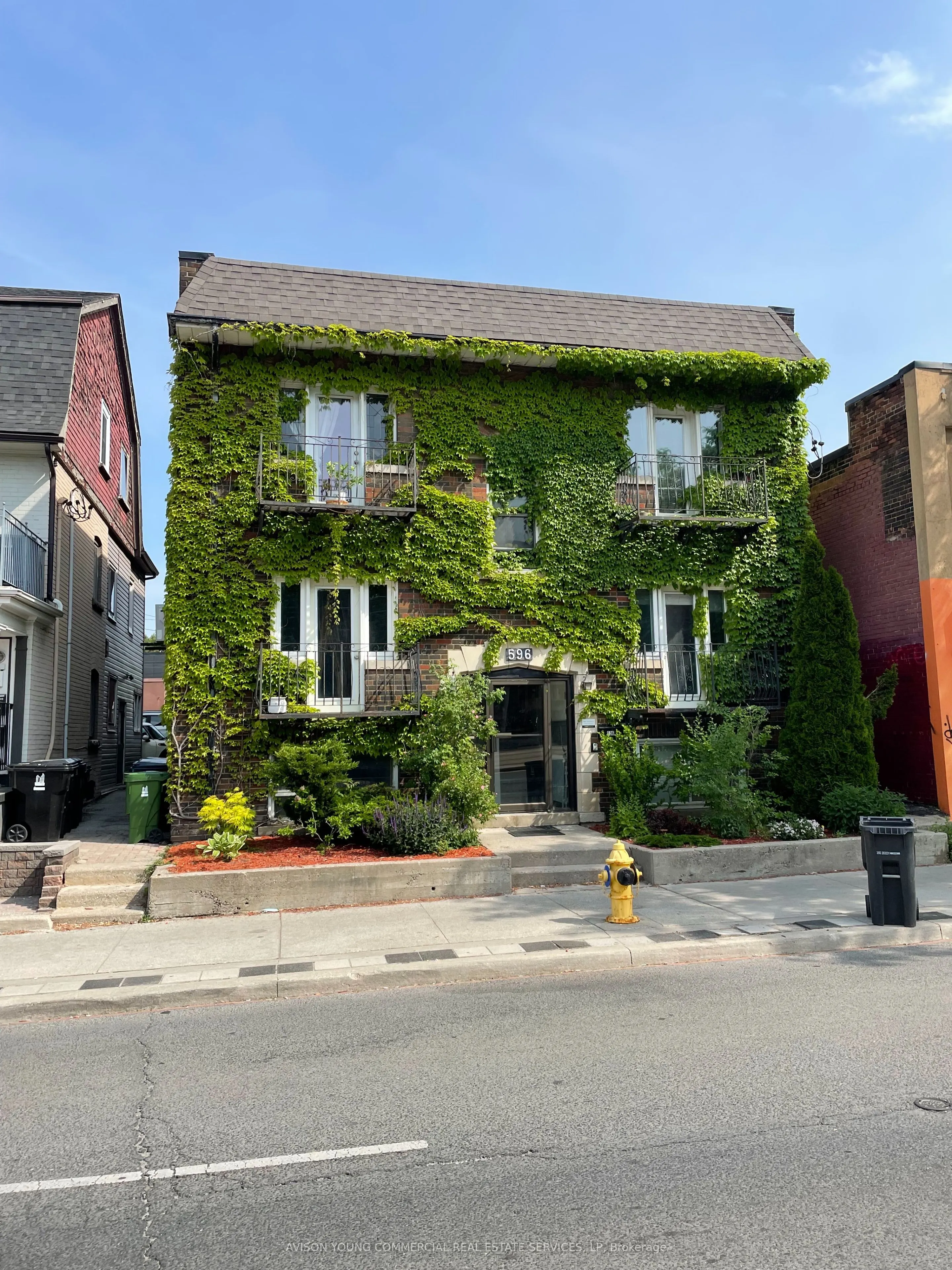 596 St. Clair Avenue W, #Floor 2