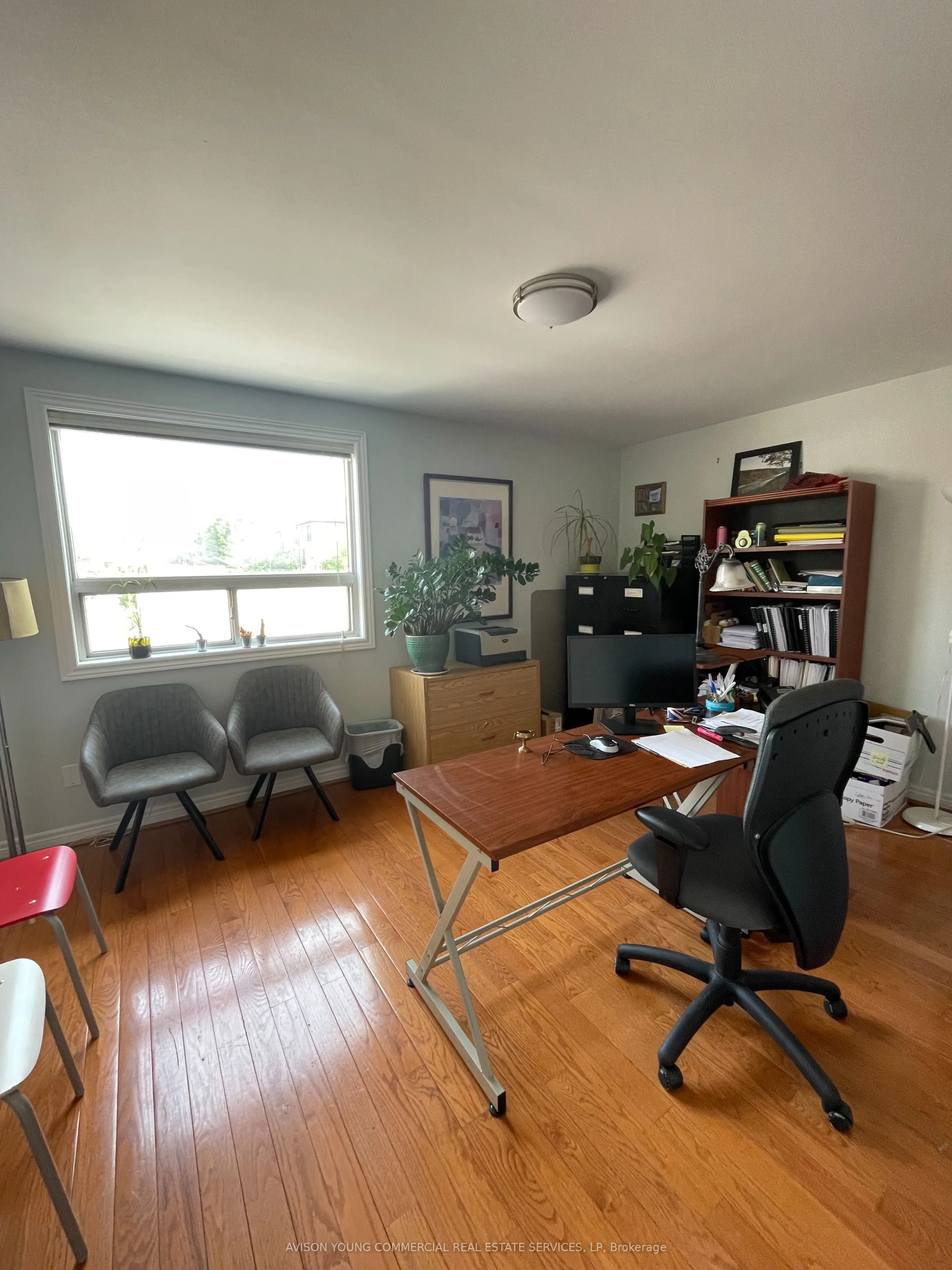 596 St. Clair Avenue W, #Floor 2