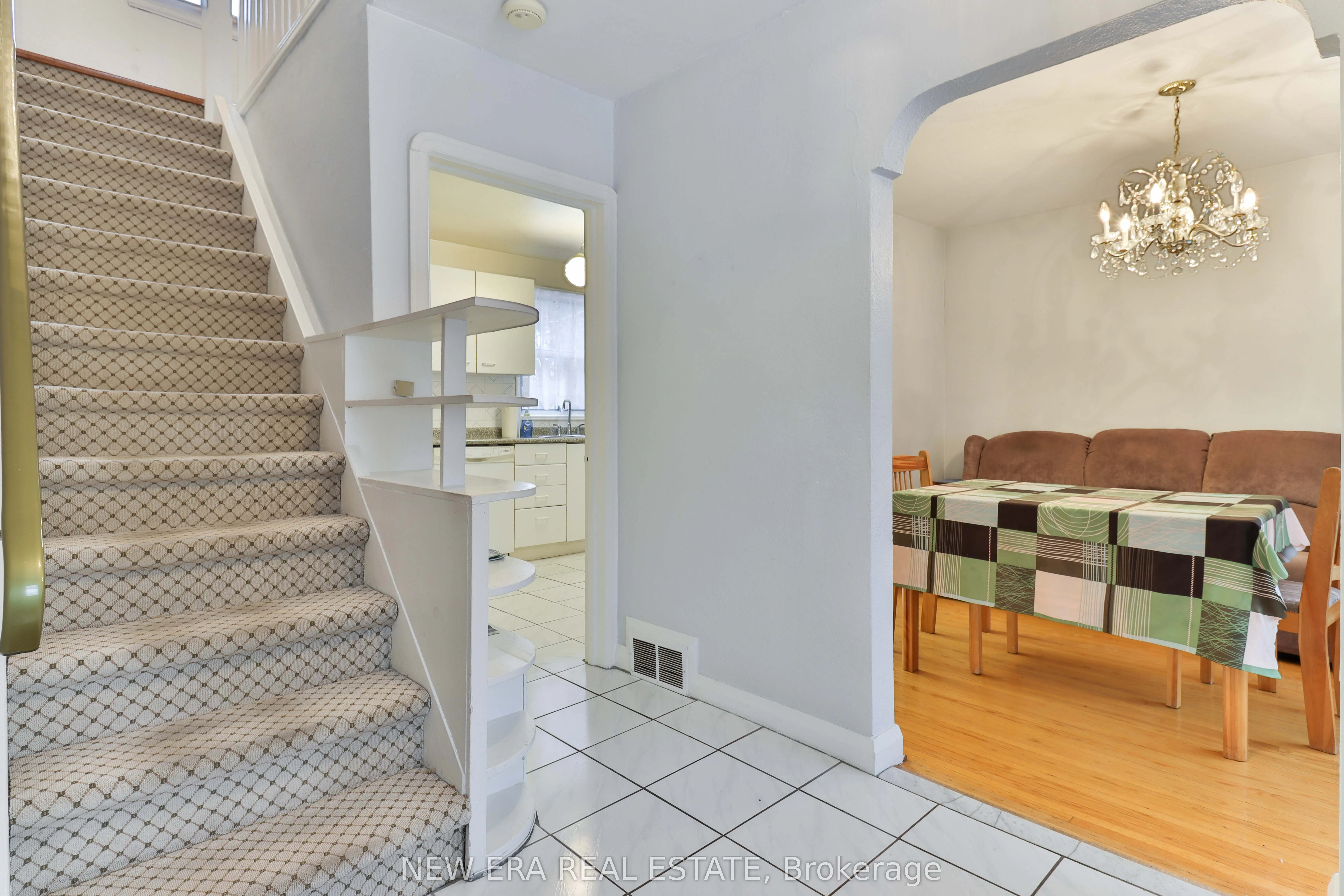27 Dell Park Avenue