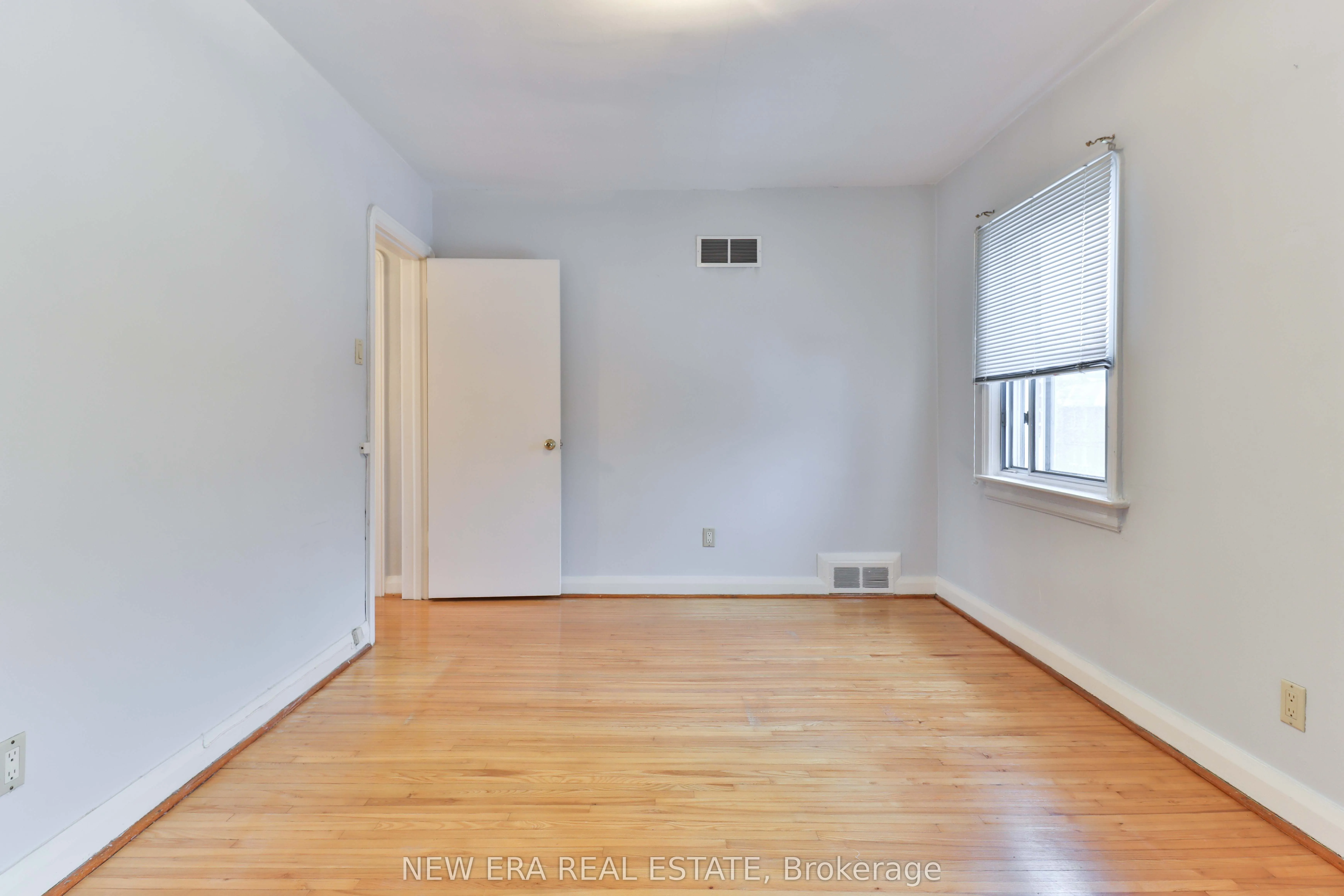 27 Dell Park Avenue