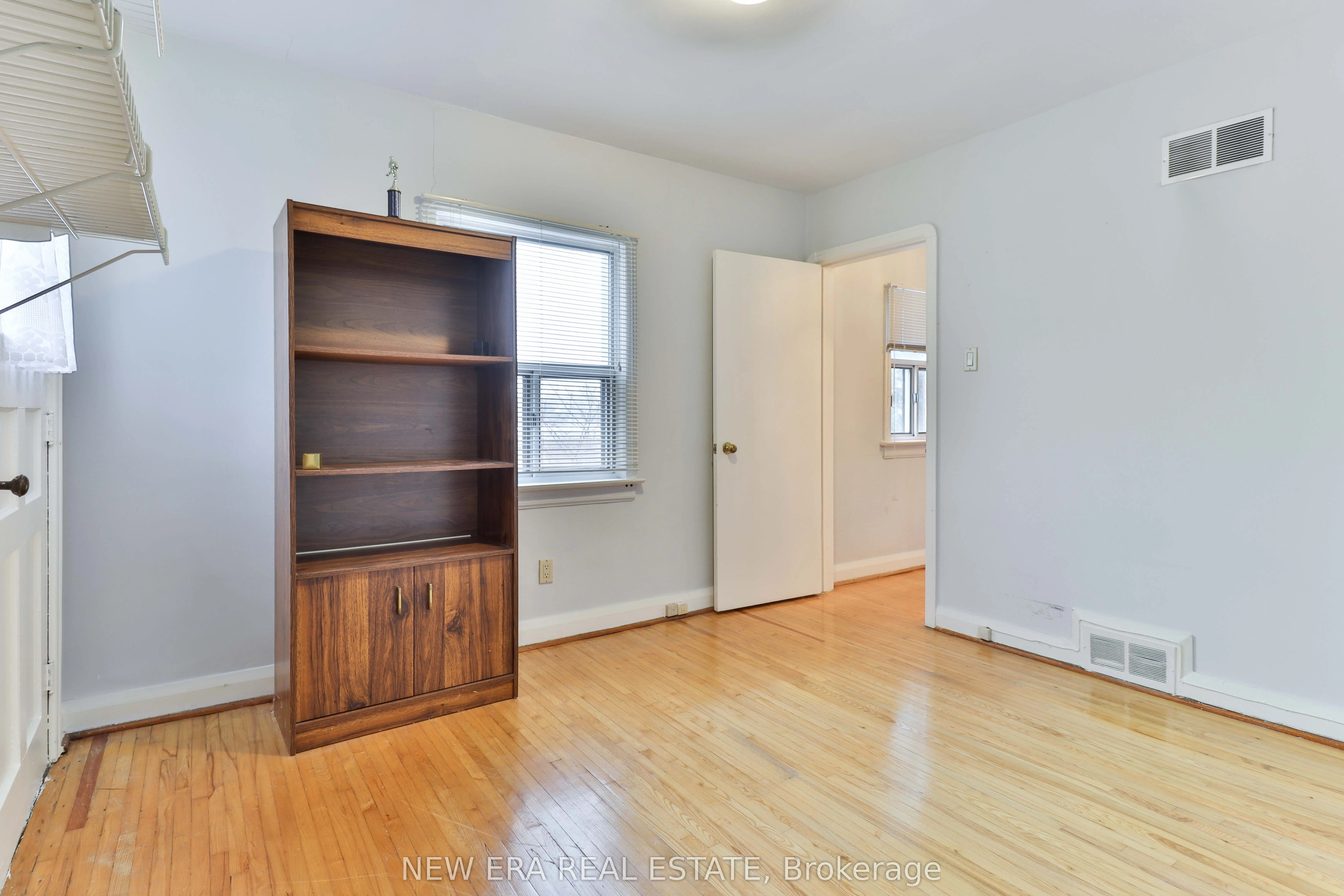 27 Dell Park Avenue