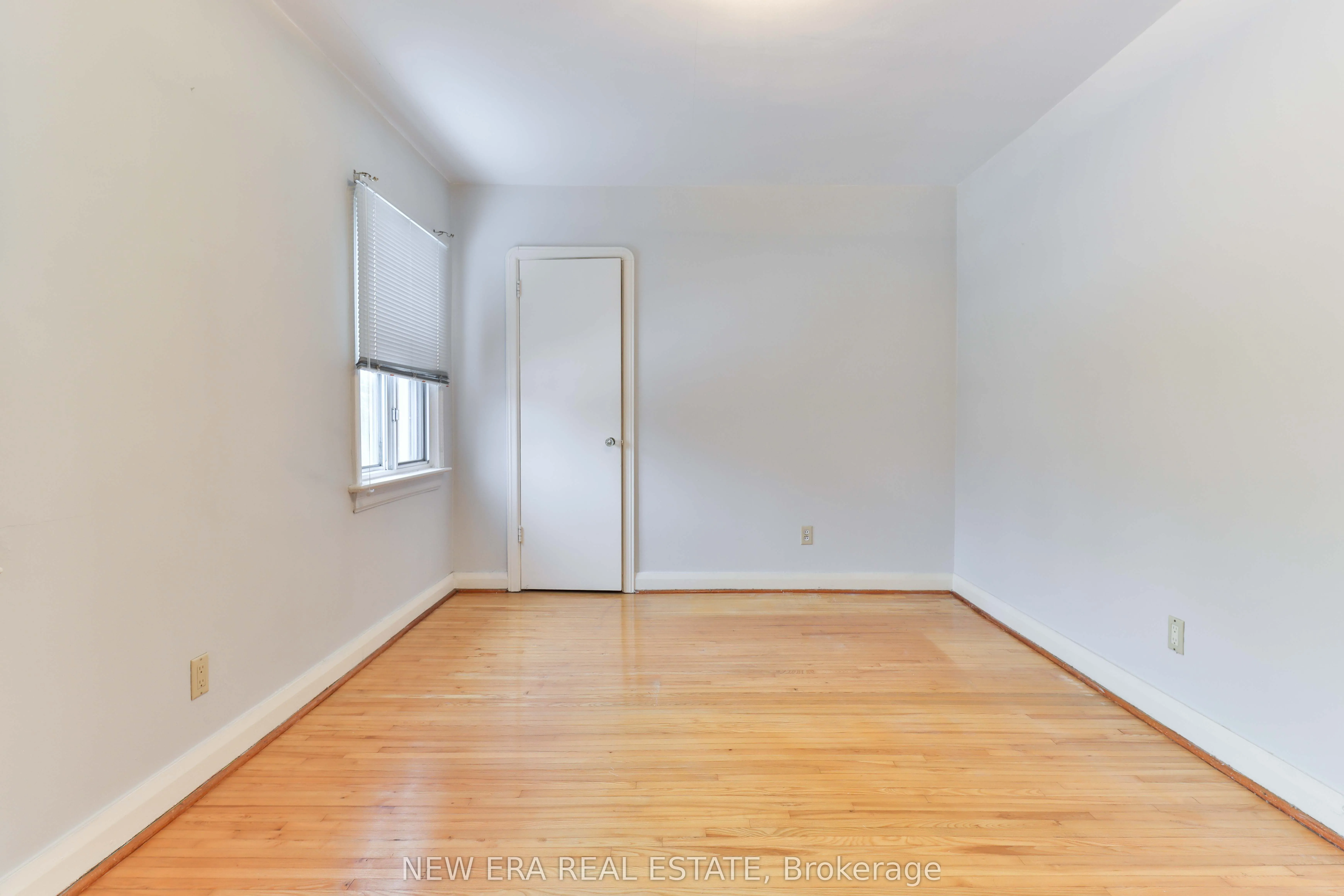 27 Dell Park Avenue