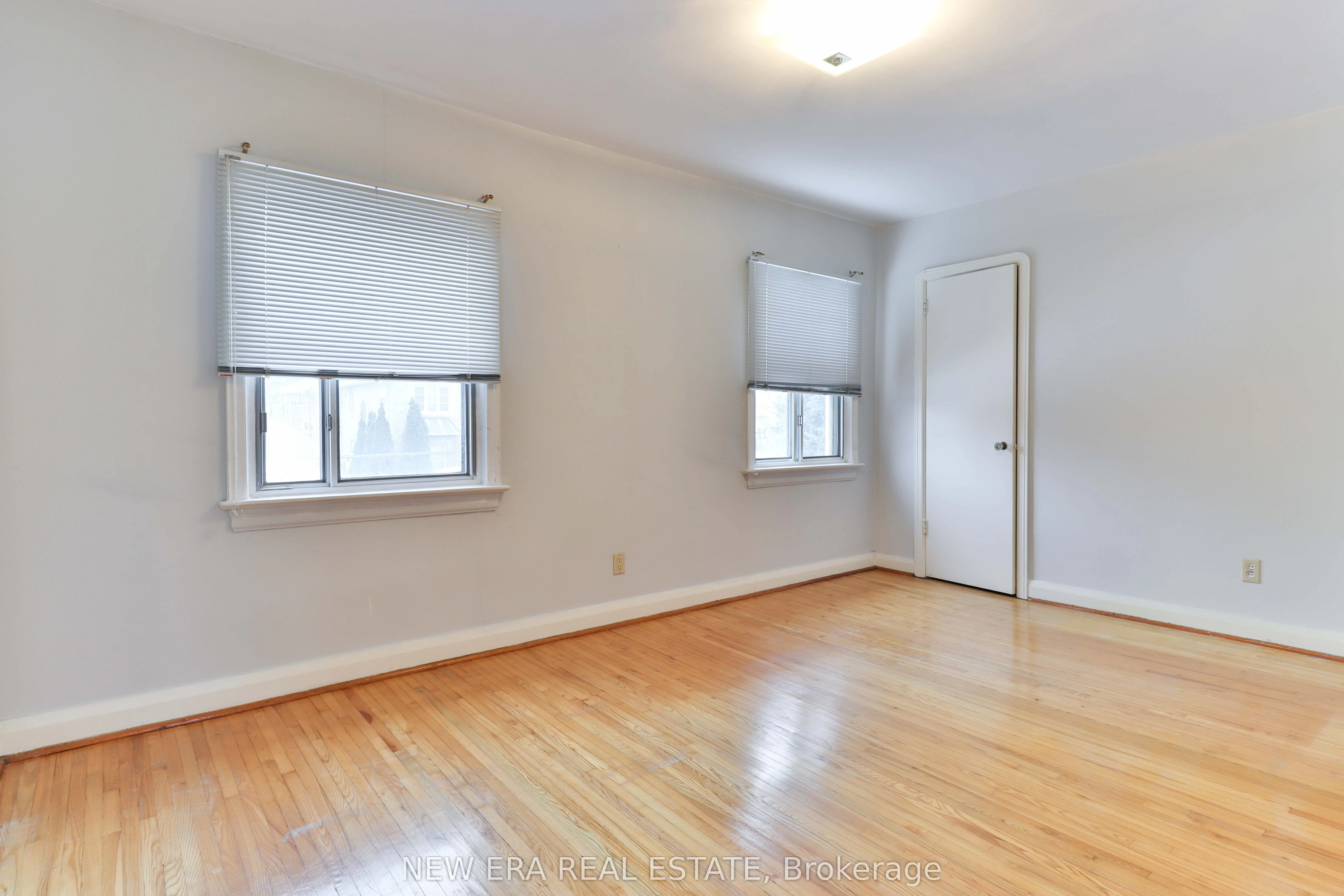27 Dell Park Avenue