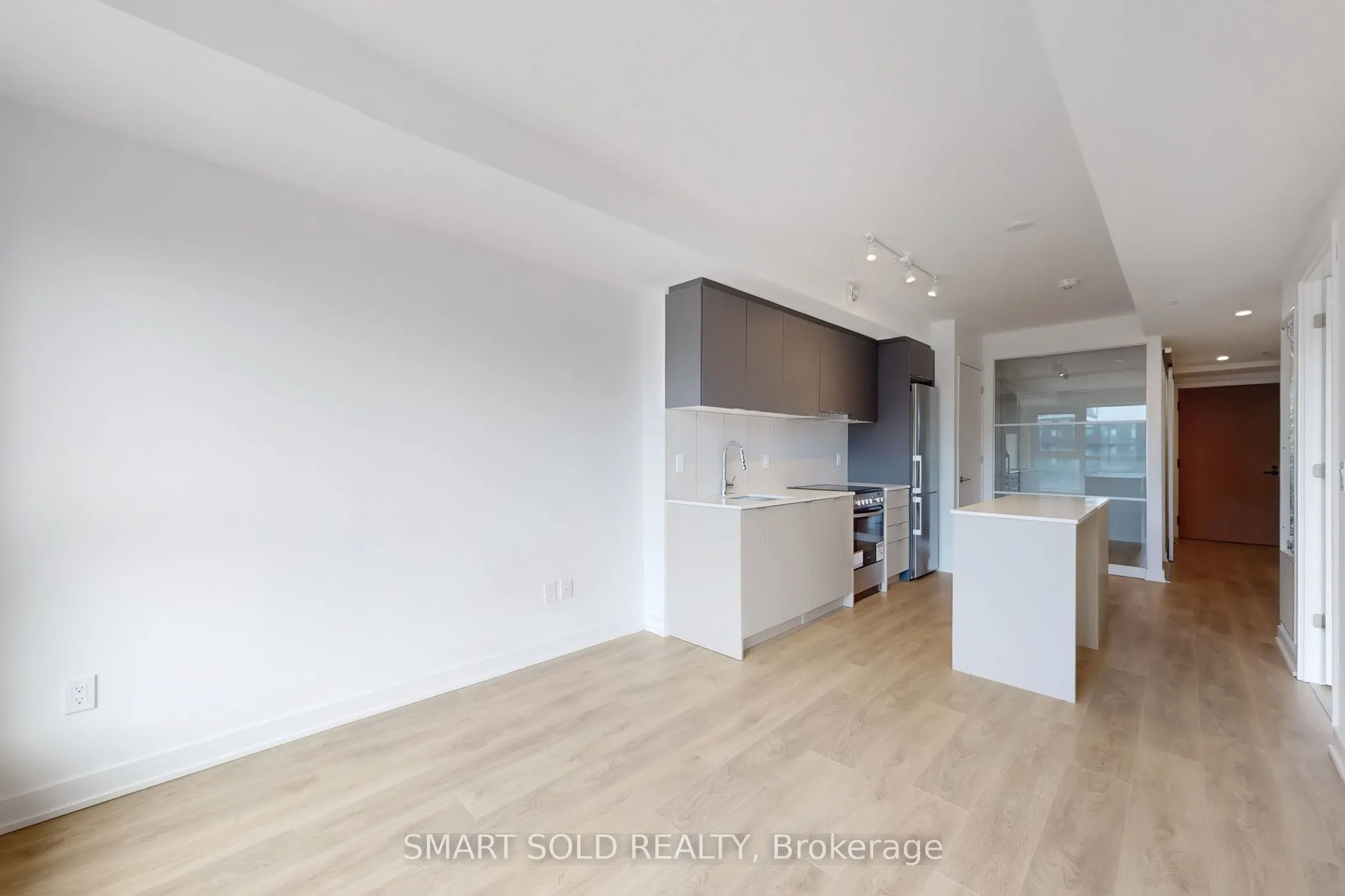 8 Tippett Road, #628