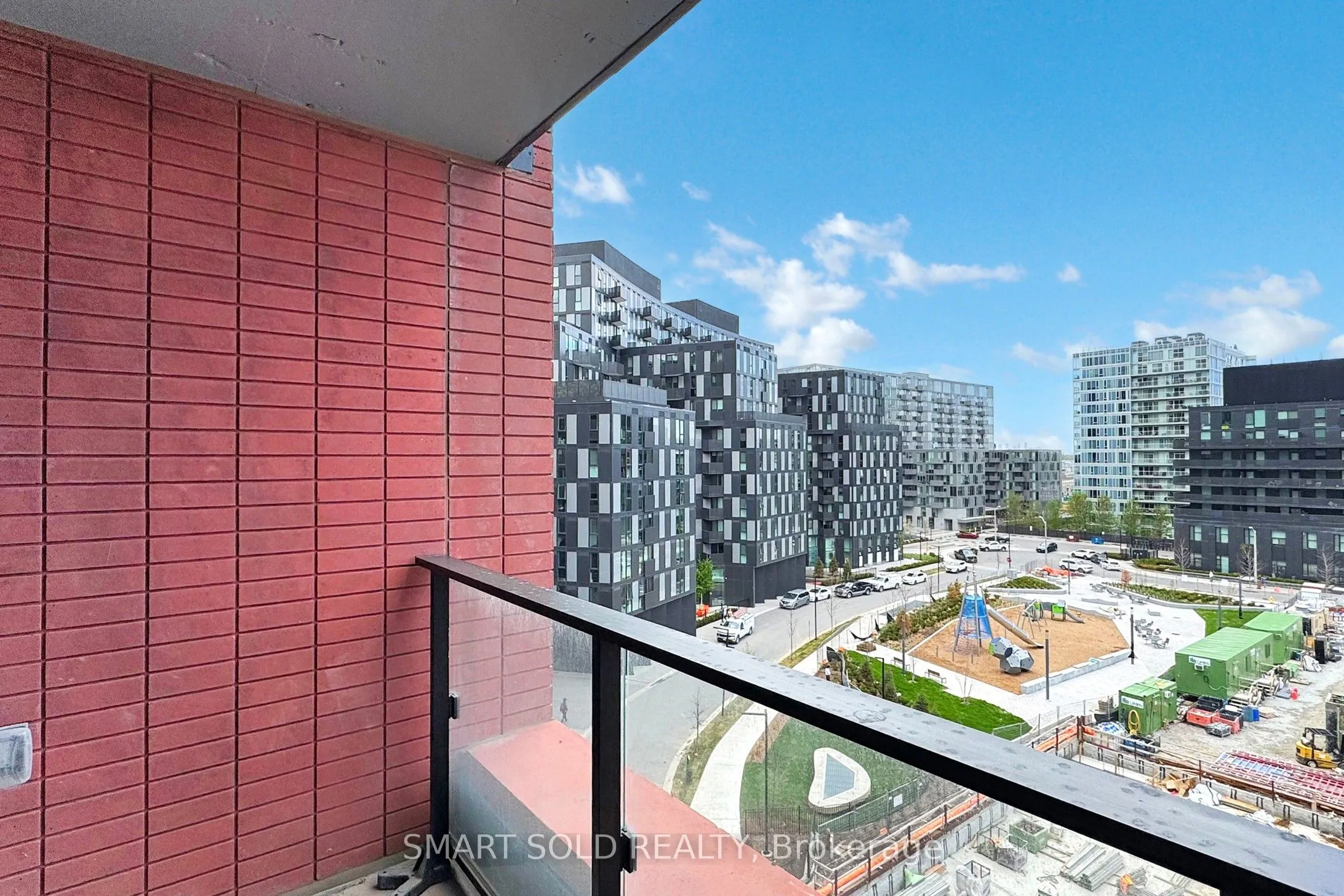 8 Tippett Road, #628