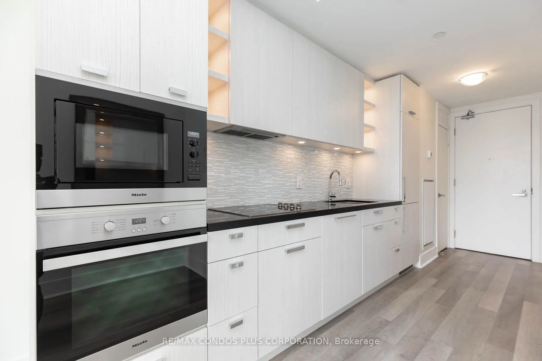 32 Davenport Road #306