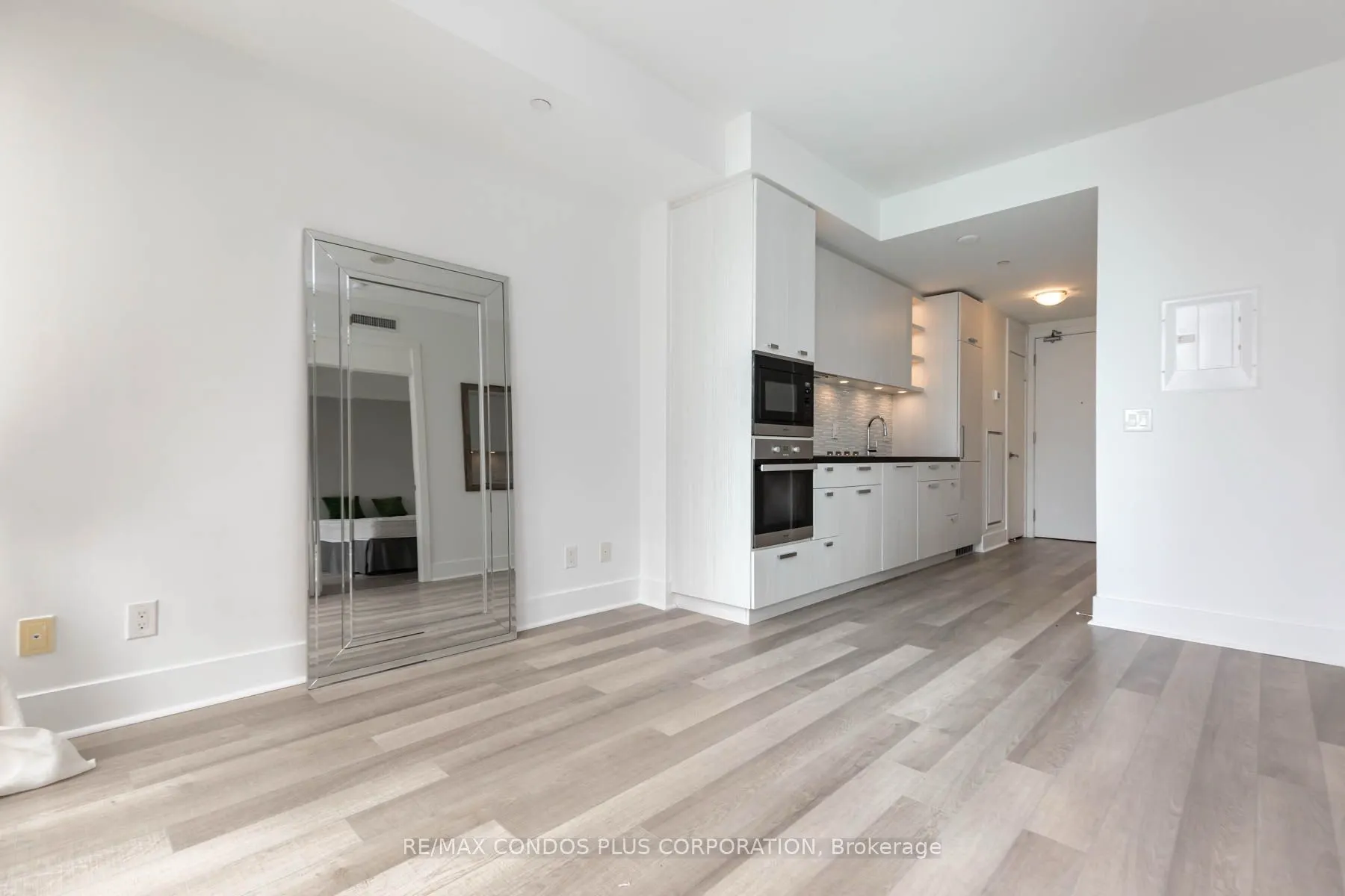 32 Davenport Road #306