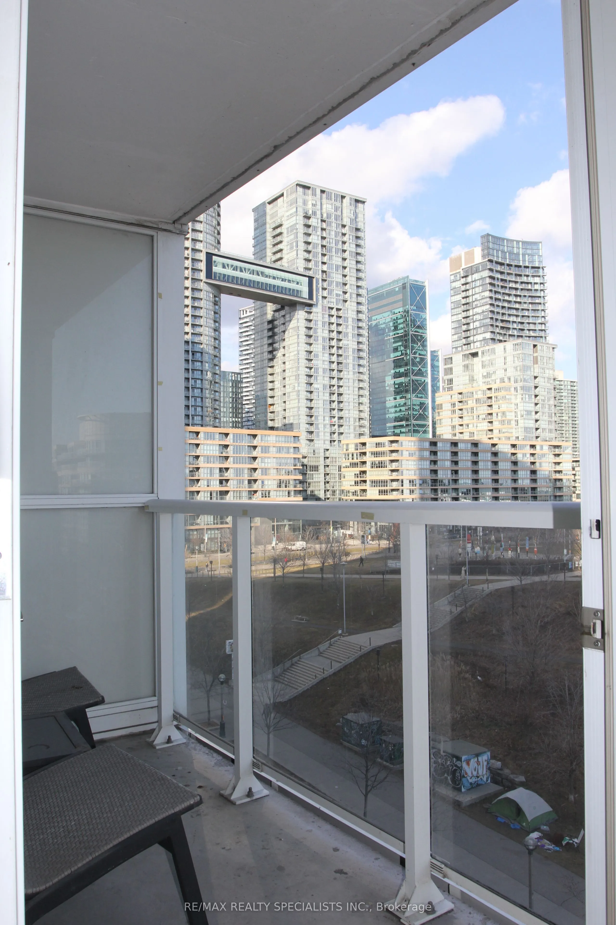 75 Queens Wharf Road, #707