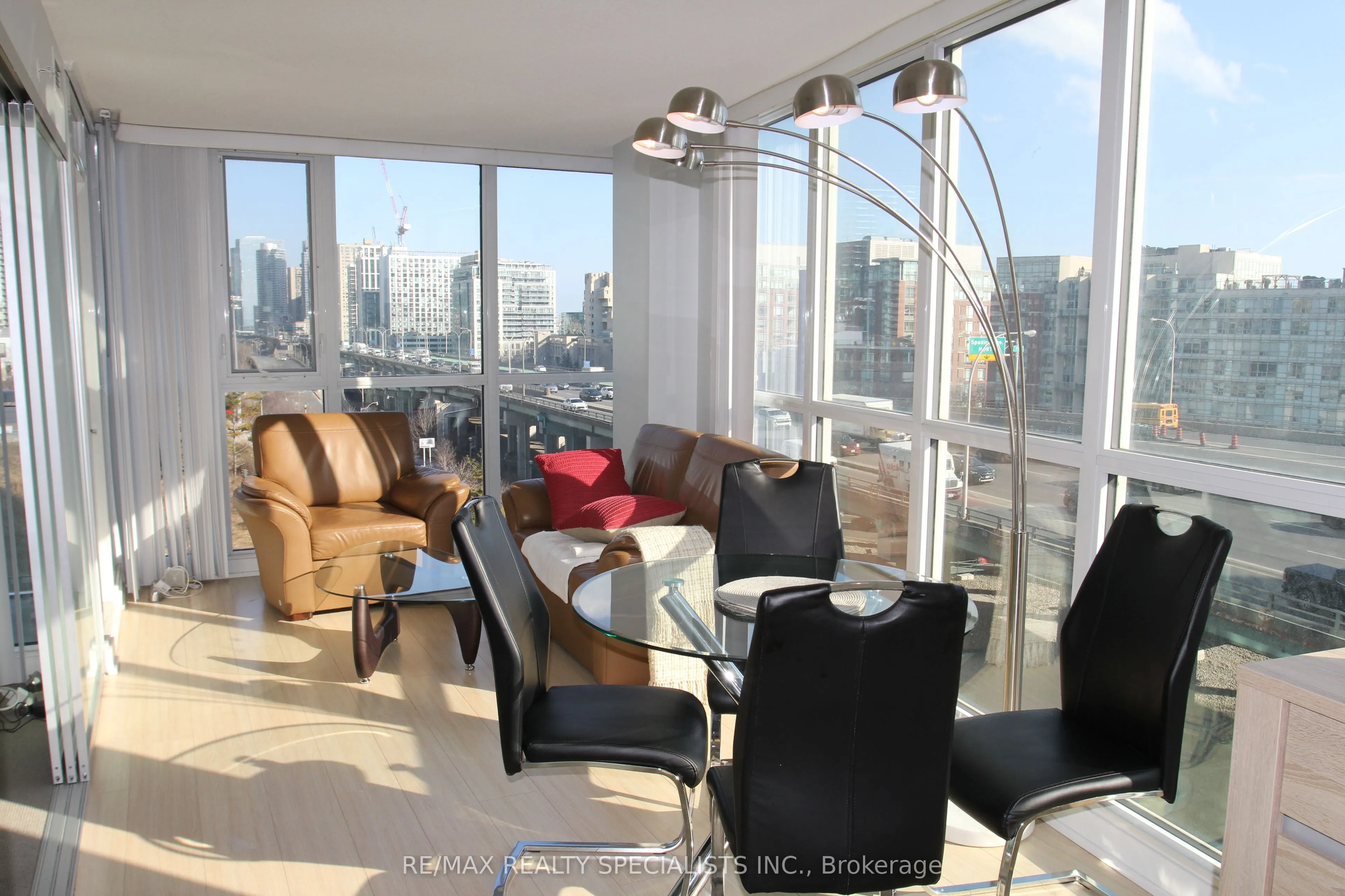 75 Queens Wharf Road, #707