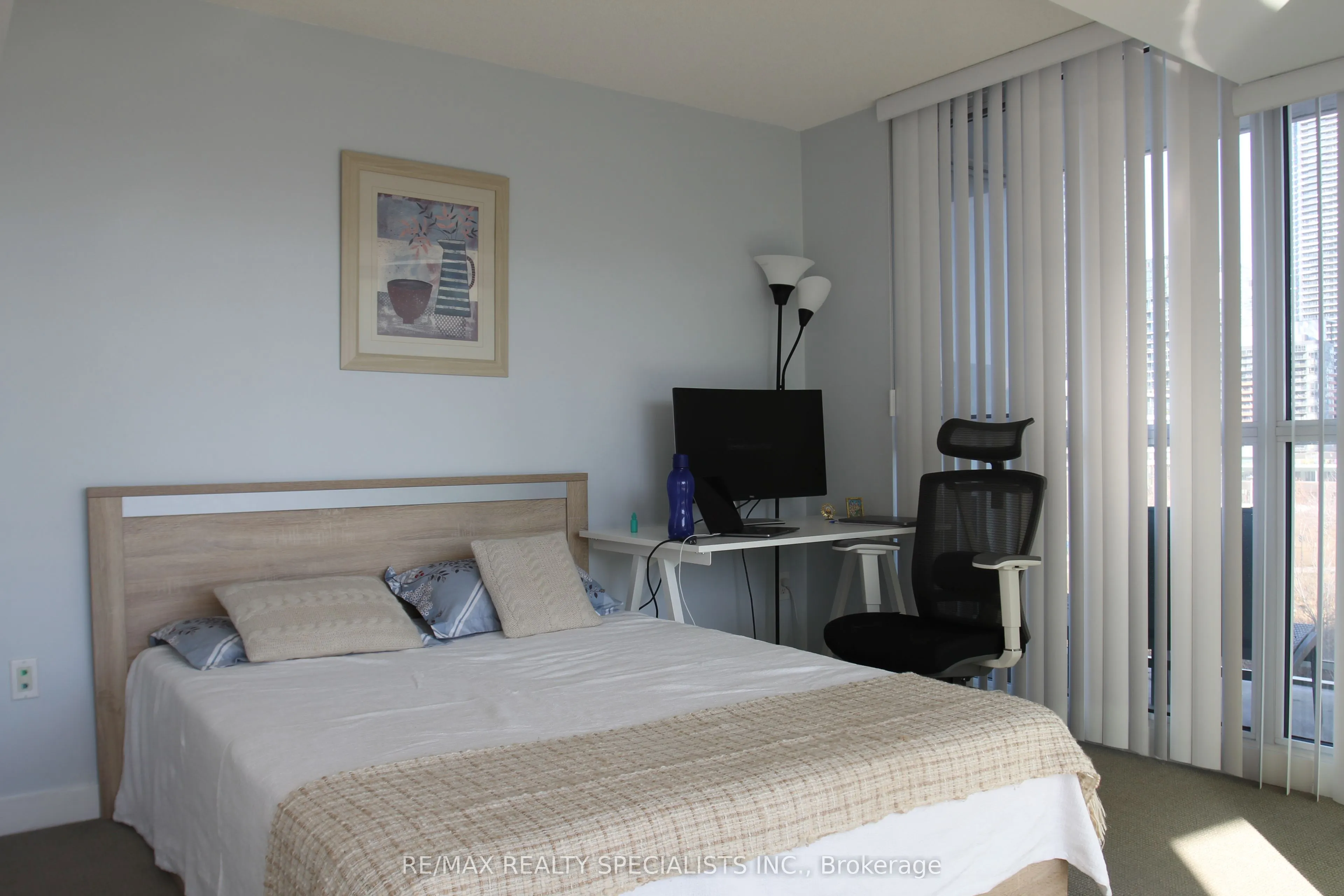 75 Queens Wharf Road, #707