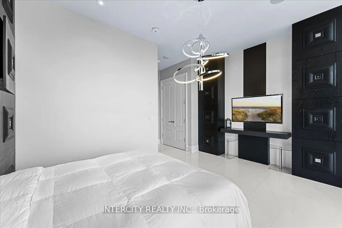 50 Yorkville Avenue #4001