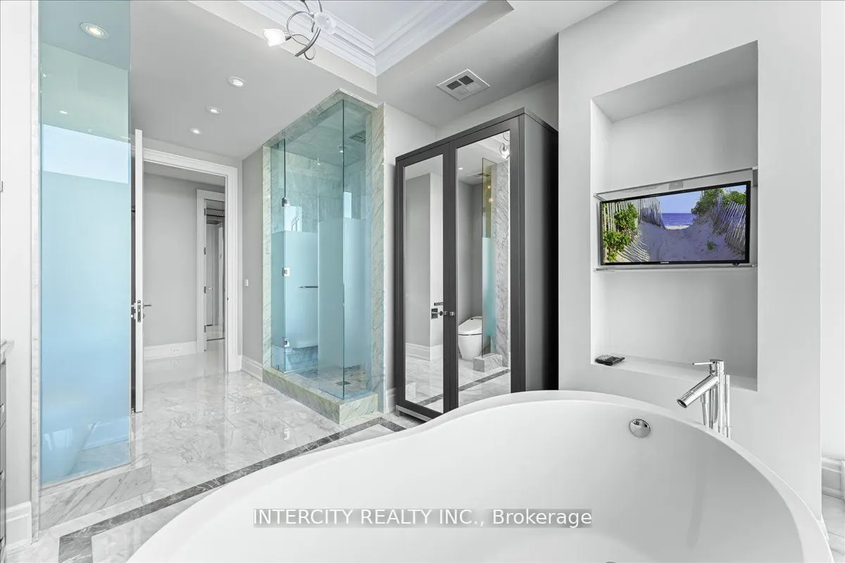 50 Yorkville Avenue #4001