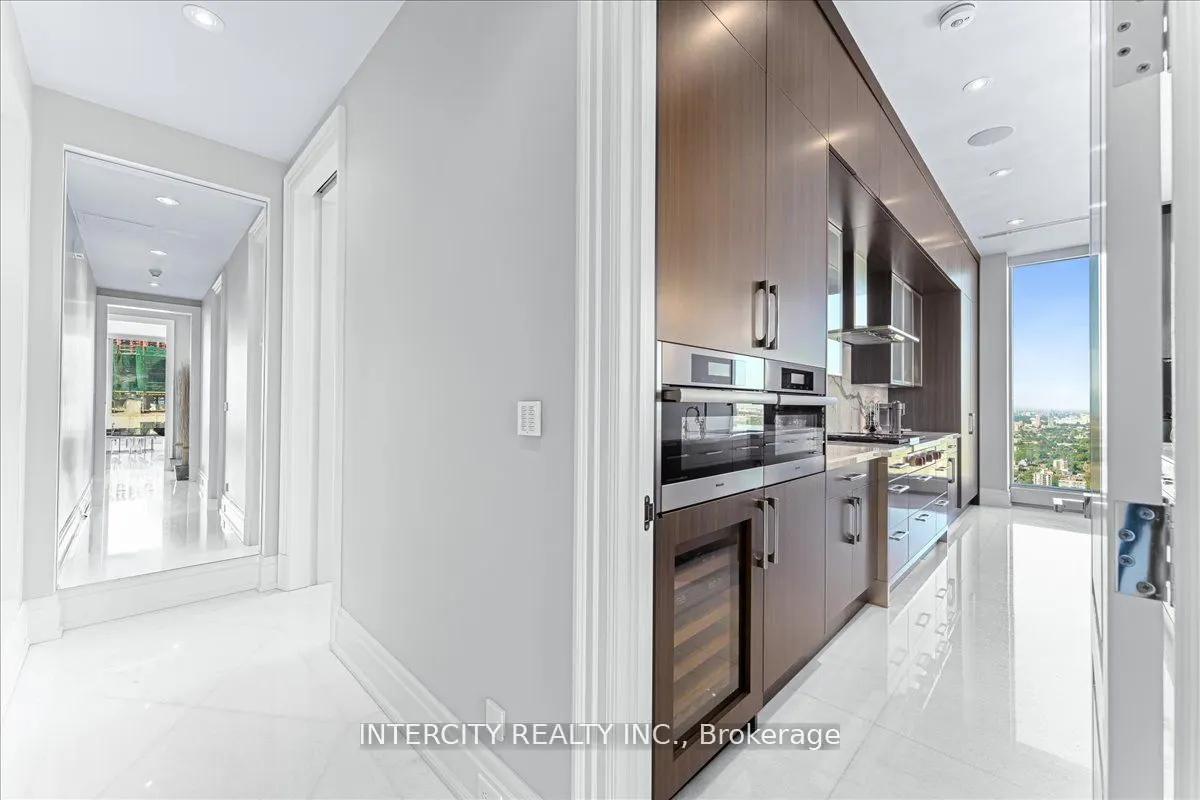 50 Yorkville Avenue #4001