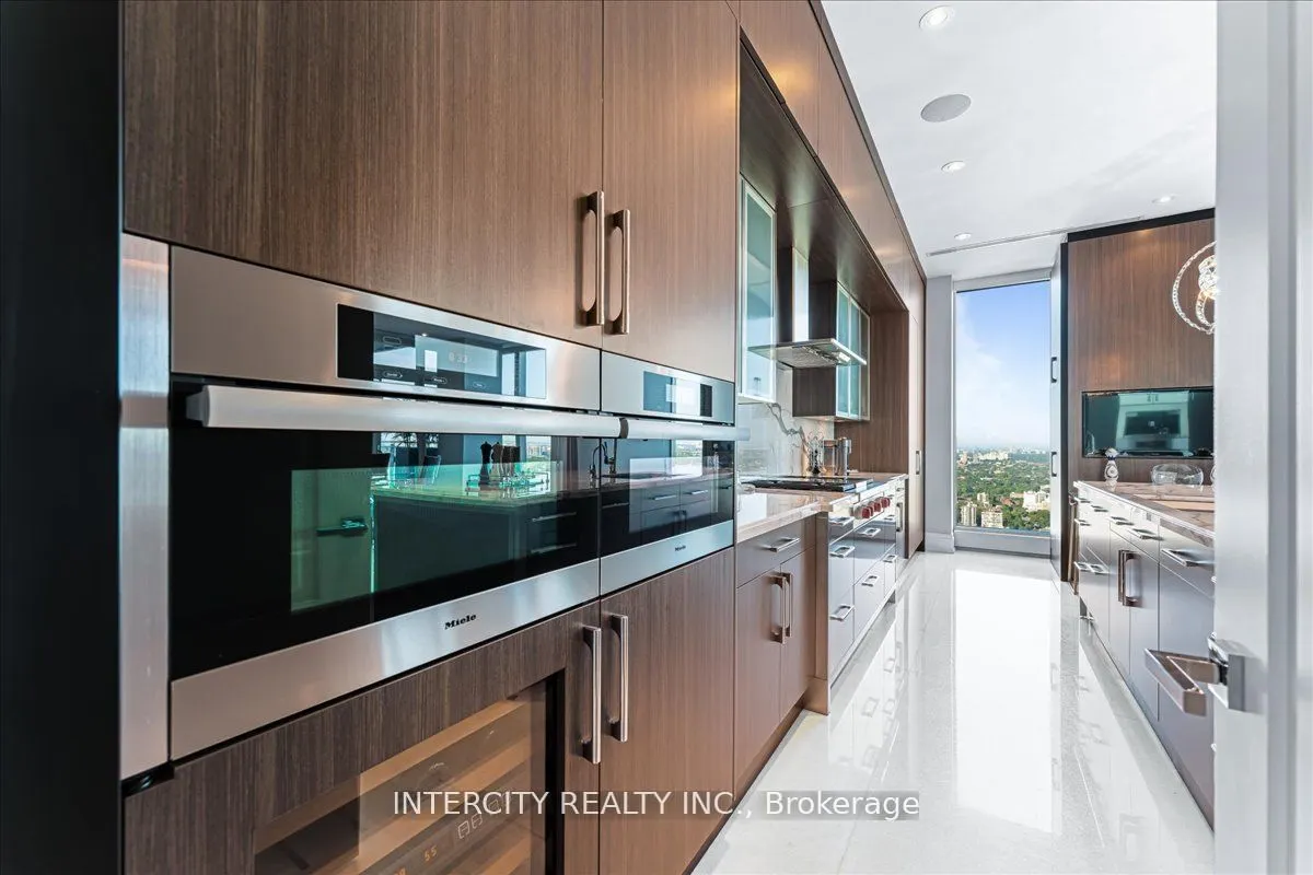 50 Yorkville Avenue #4001