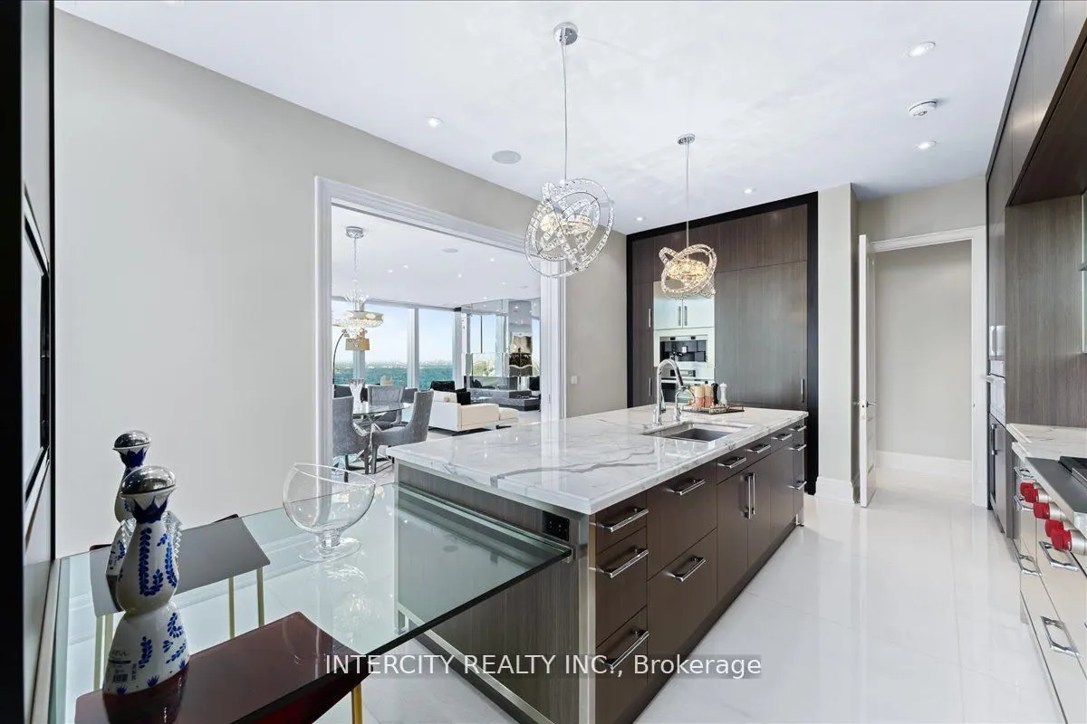 50 Yorkville Avenue #4001