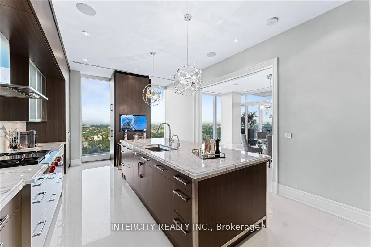 50 Yorkville Avenue #4001