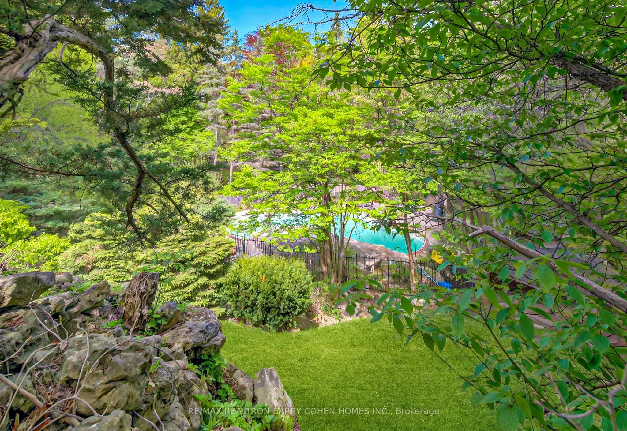 16 Wilket Road