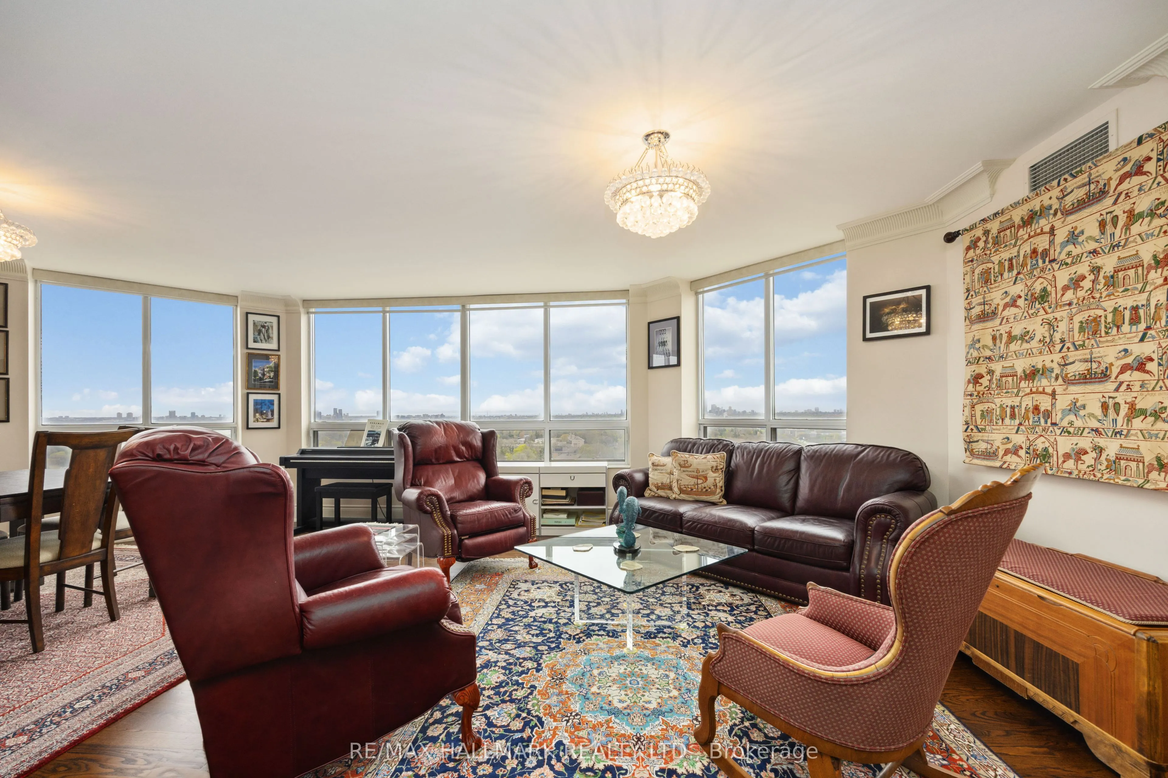 80 Harrison Garden Boulevard #1821