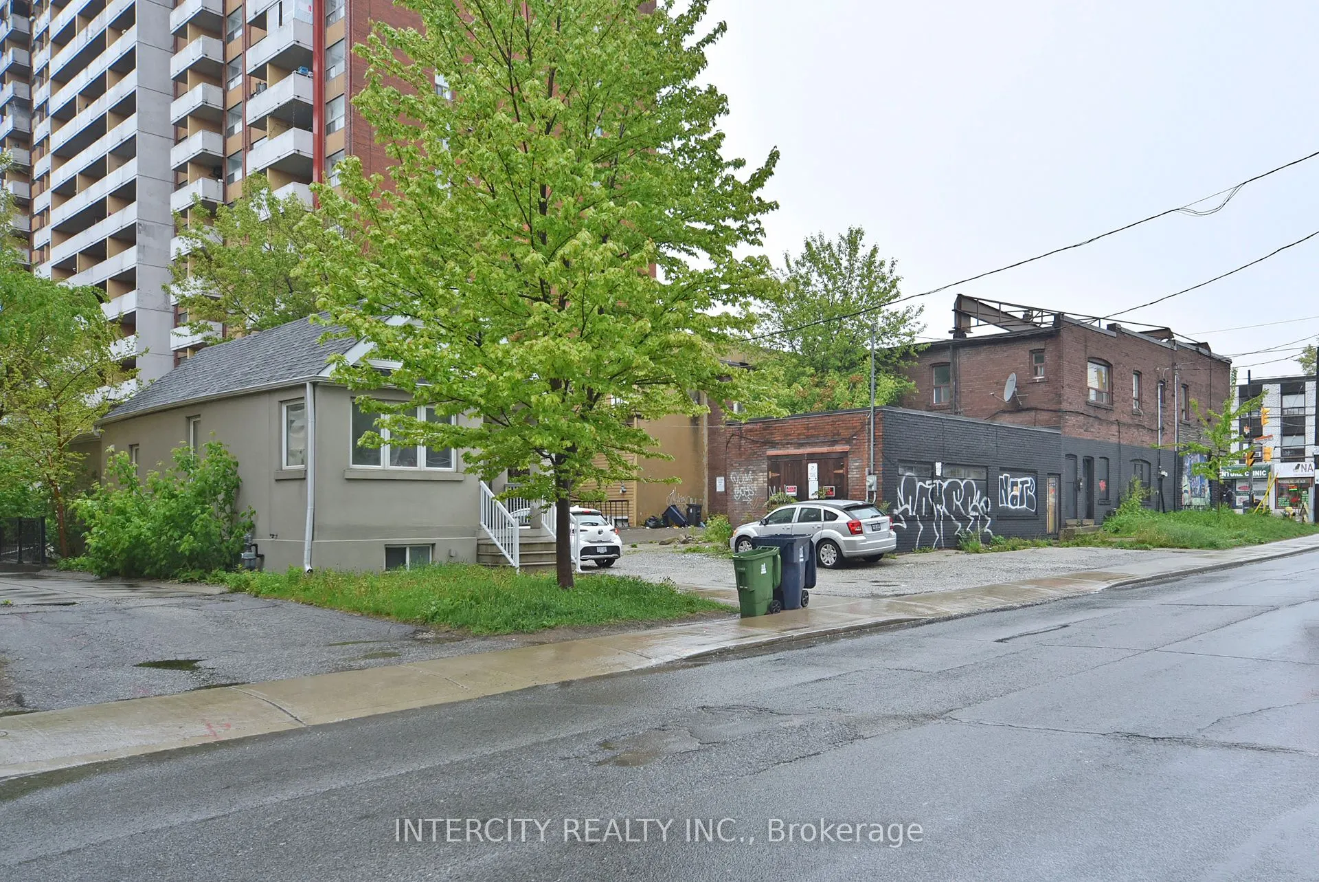 1747 - 1757 Eglinton Avenue W