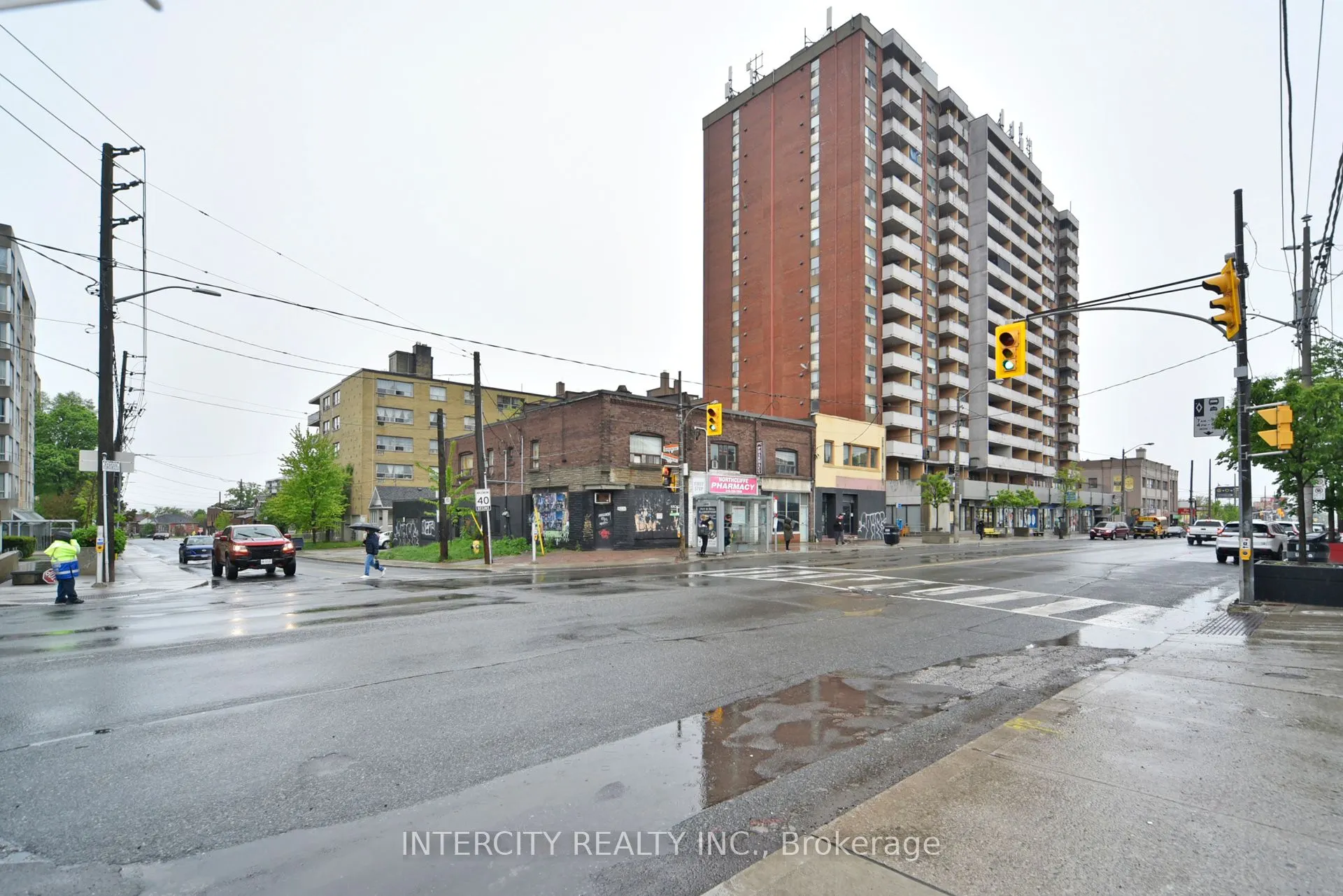 1747 - 1757 Eglinton Avenue W