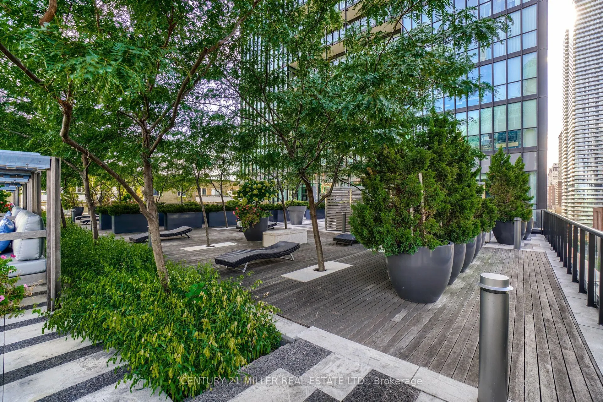 101 Charles Street E #1001