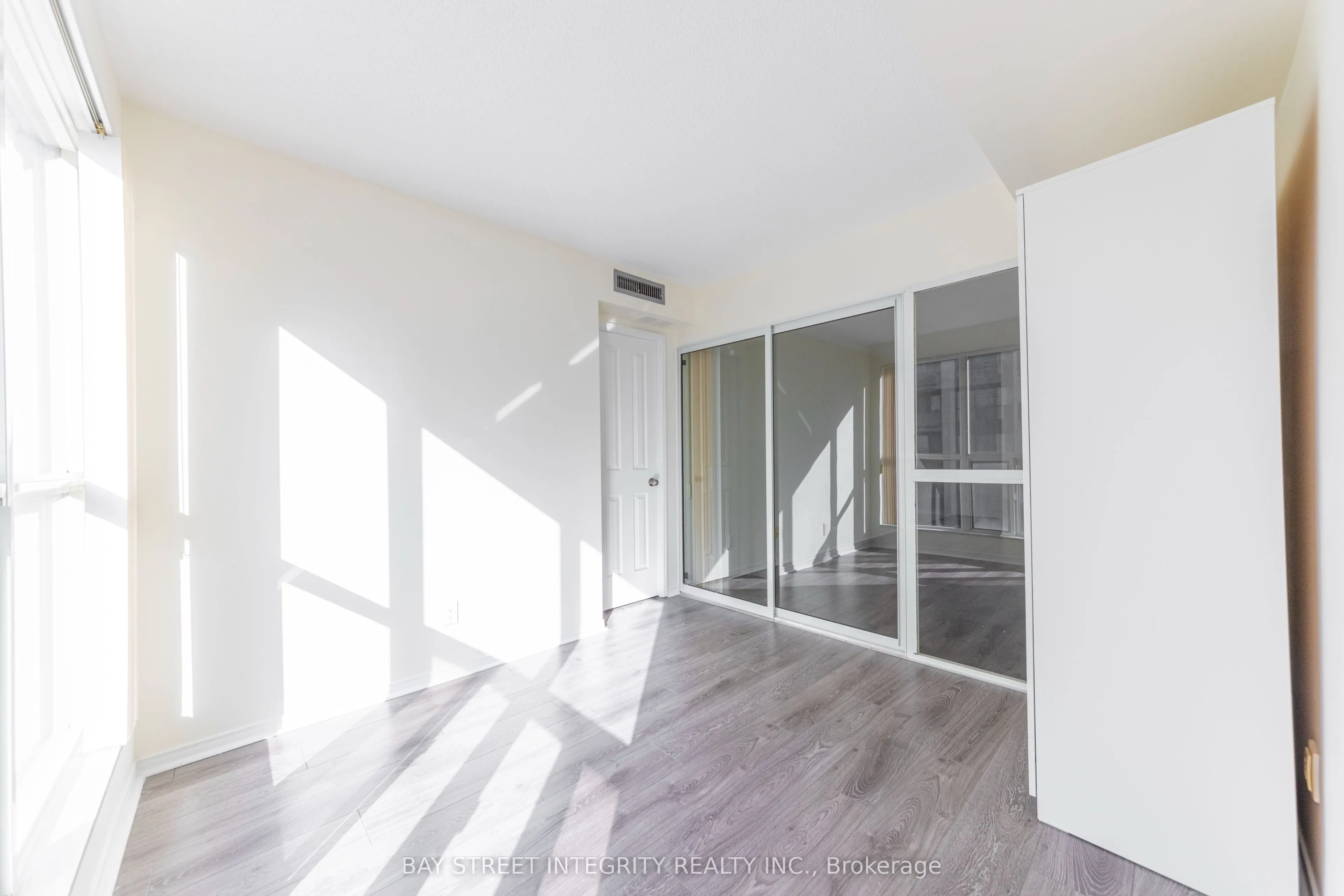 28 Hollywood Avenue, #1210