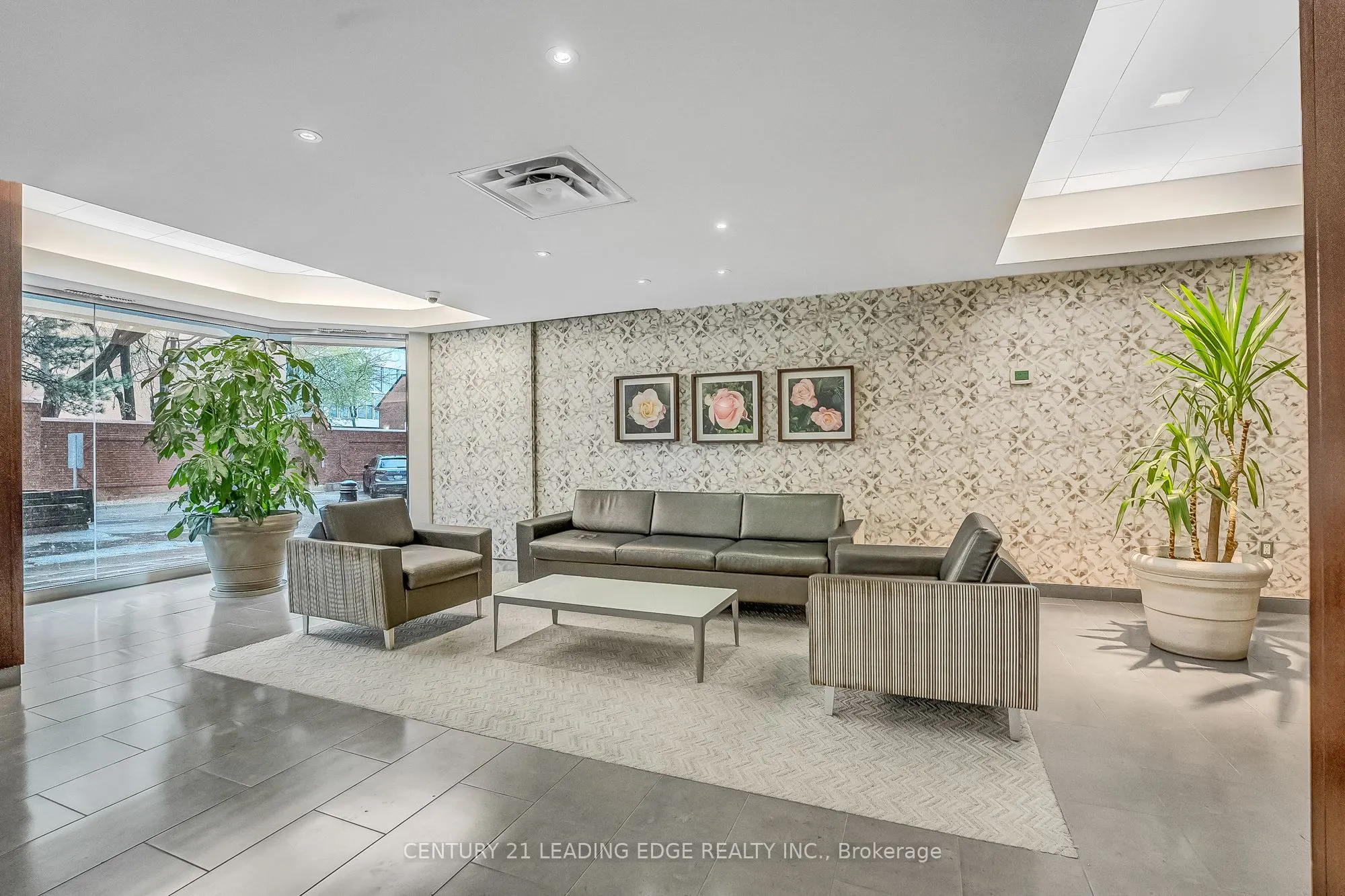 705 King Street W, #805